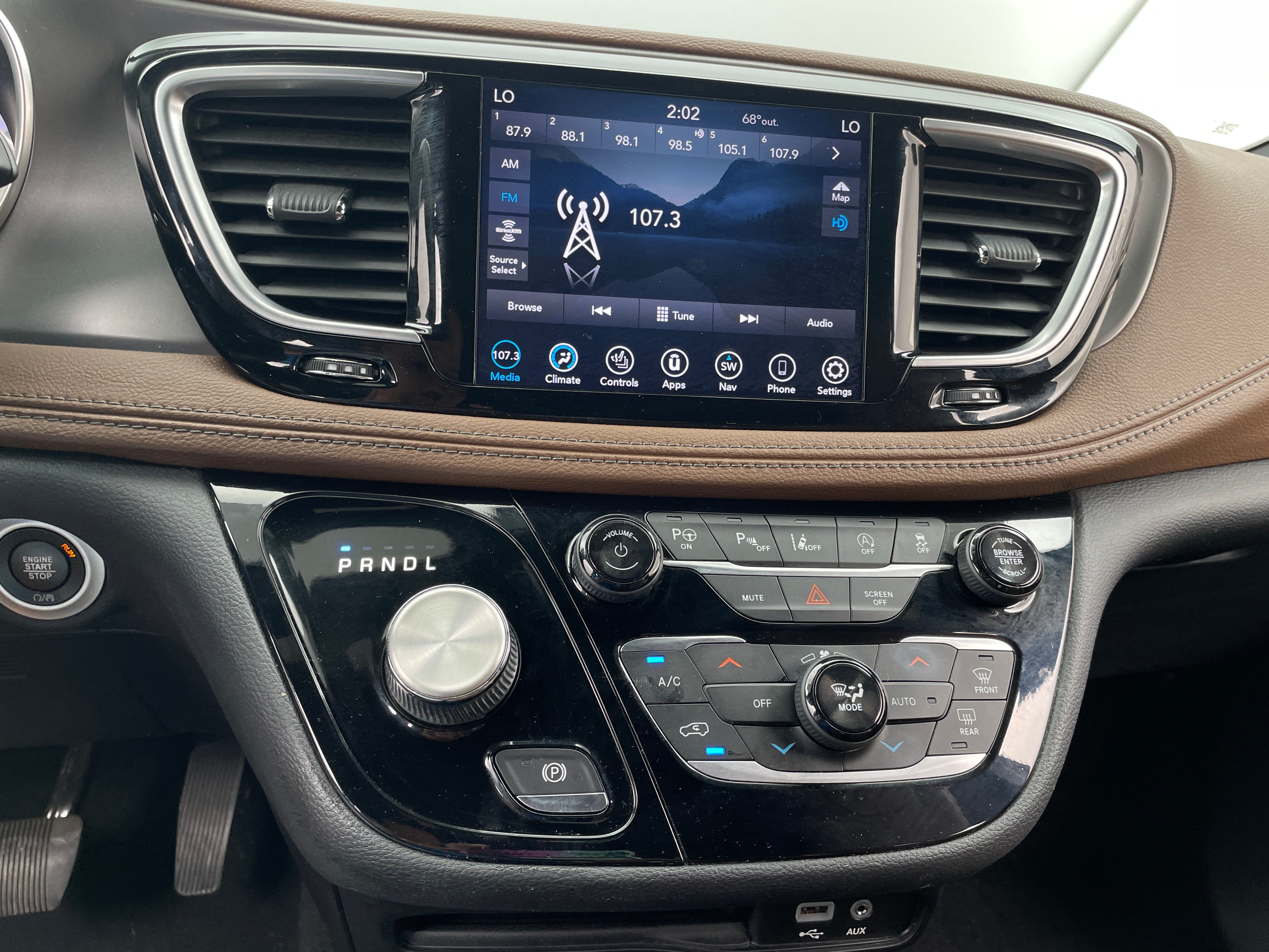 Thumbnail: 2020 Chrysler Pacifica - 3