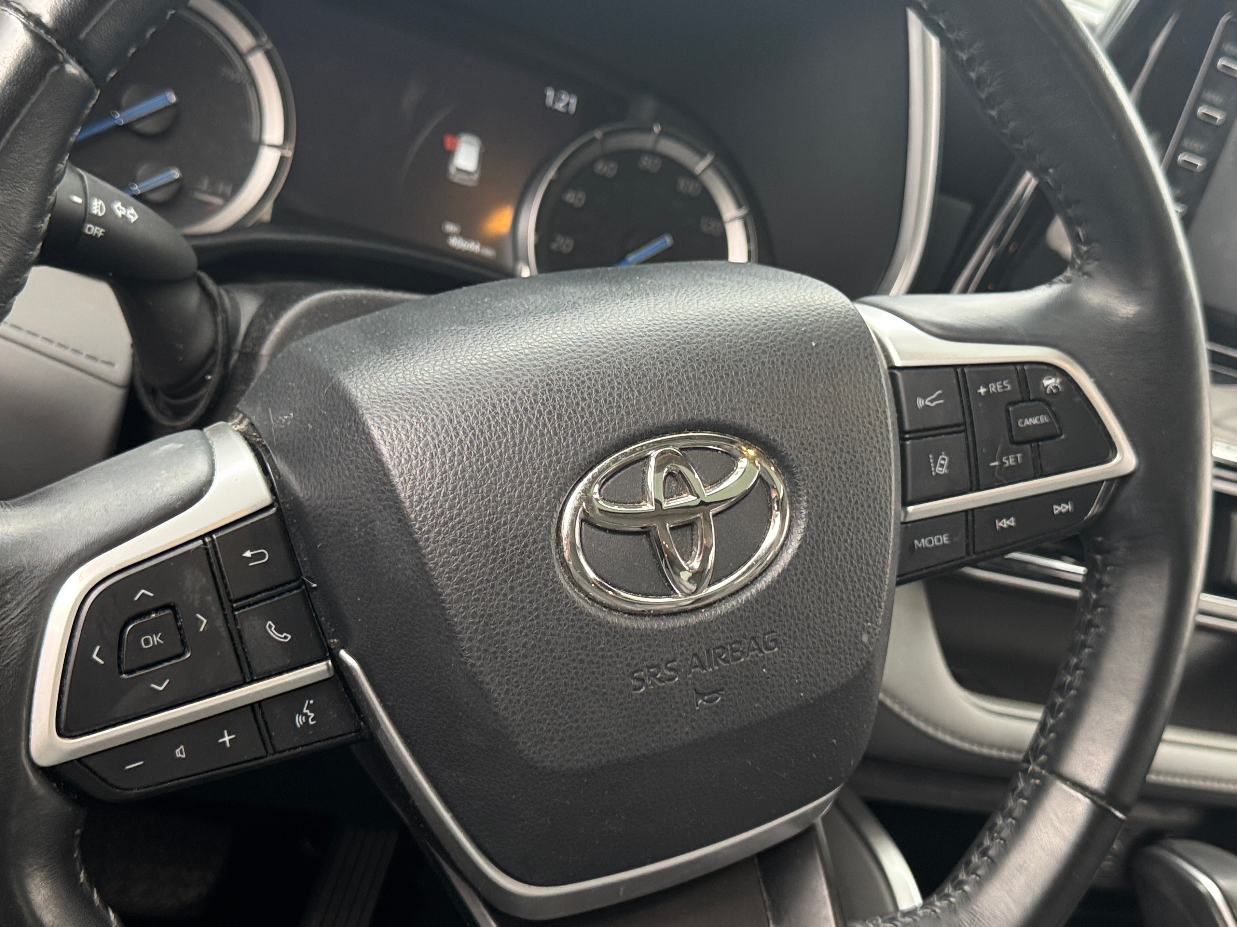 Thumbnail: 2022 Toyota Highlander - 4