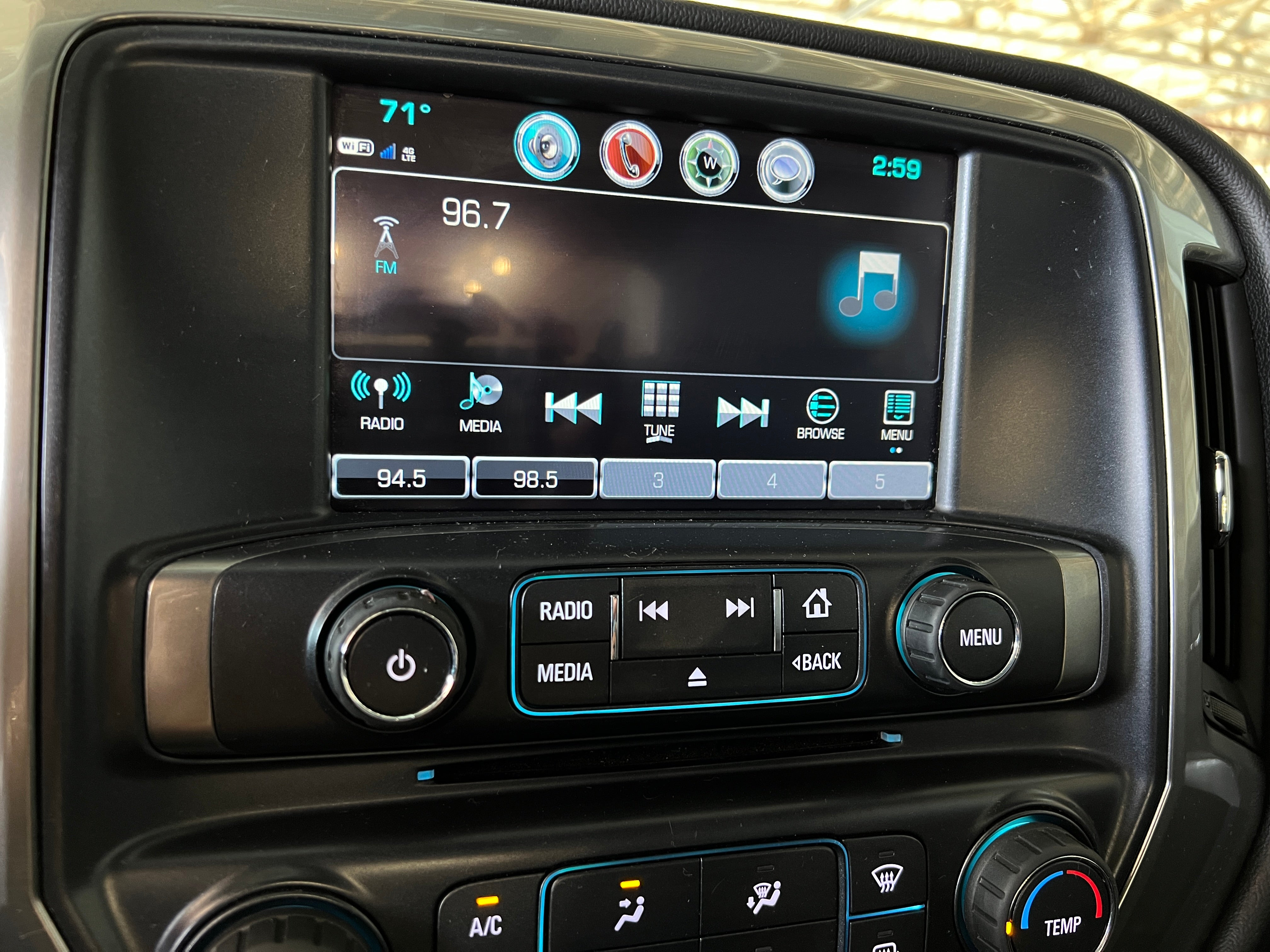 Thumbnail: 2018 Chevrolet Silverado 1500 - 4