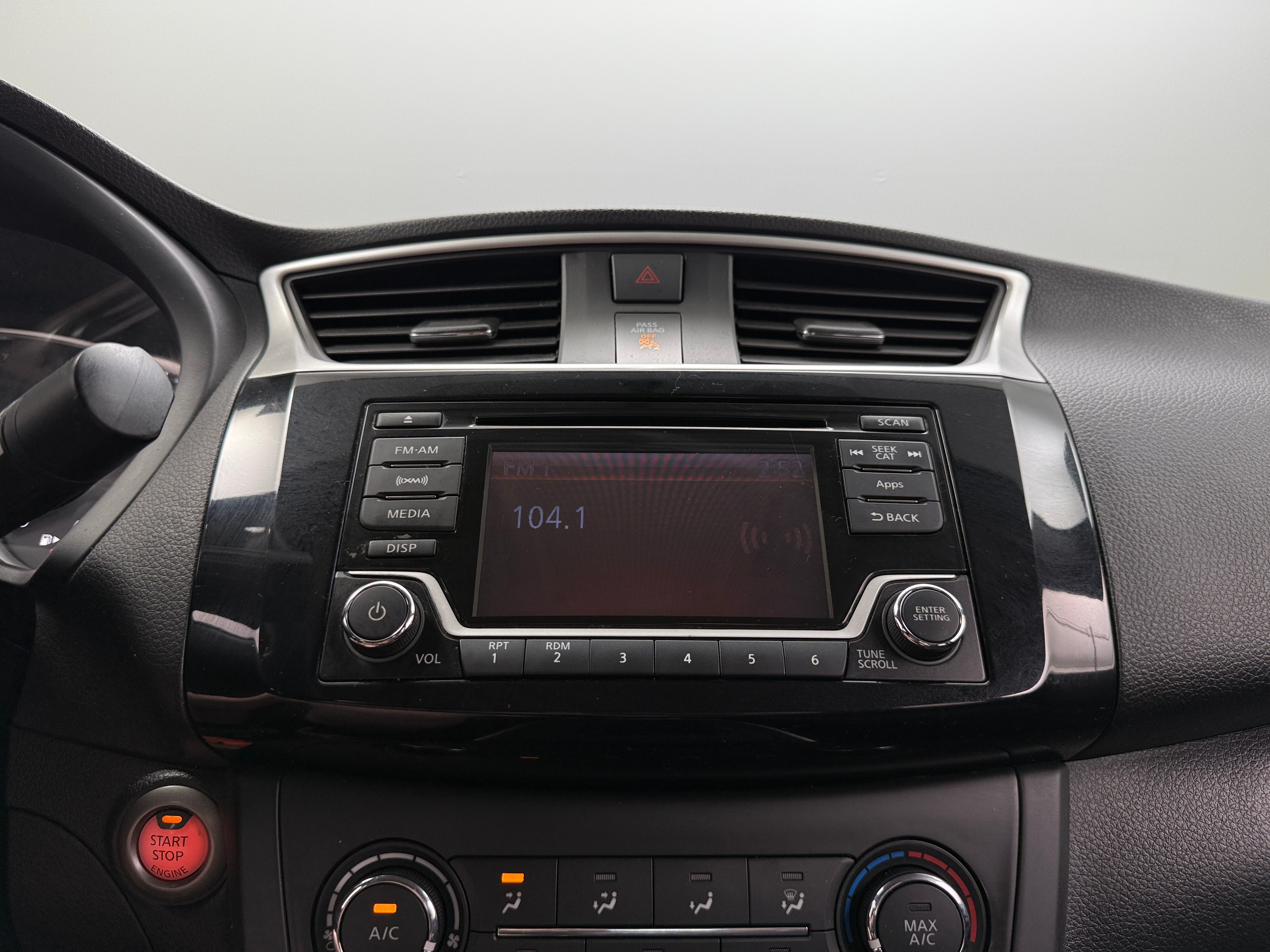 Thumbnail: 2016 Nissan Sentra - 4