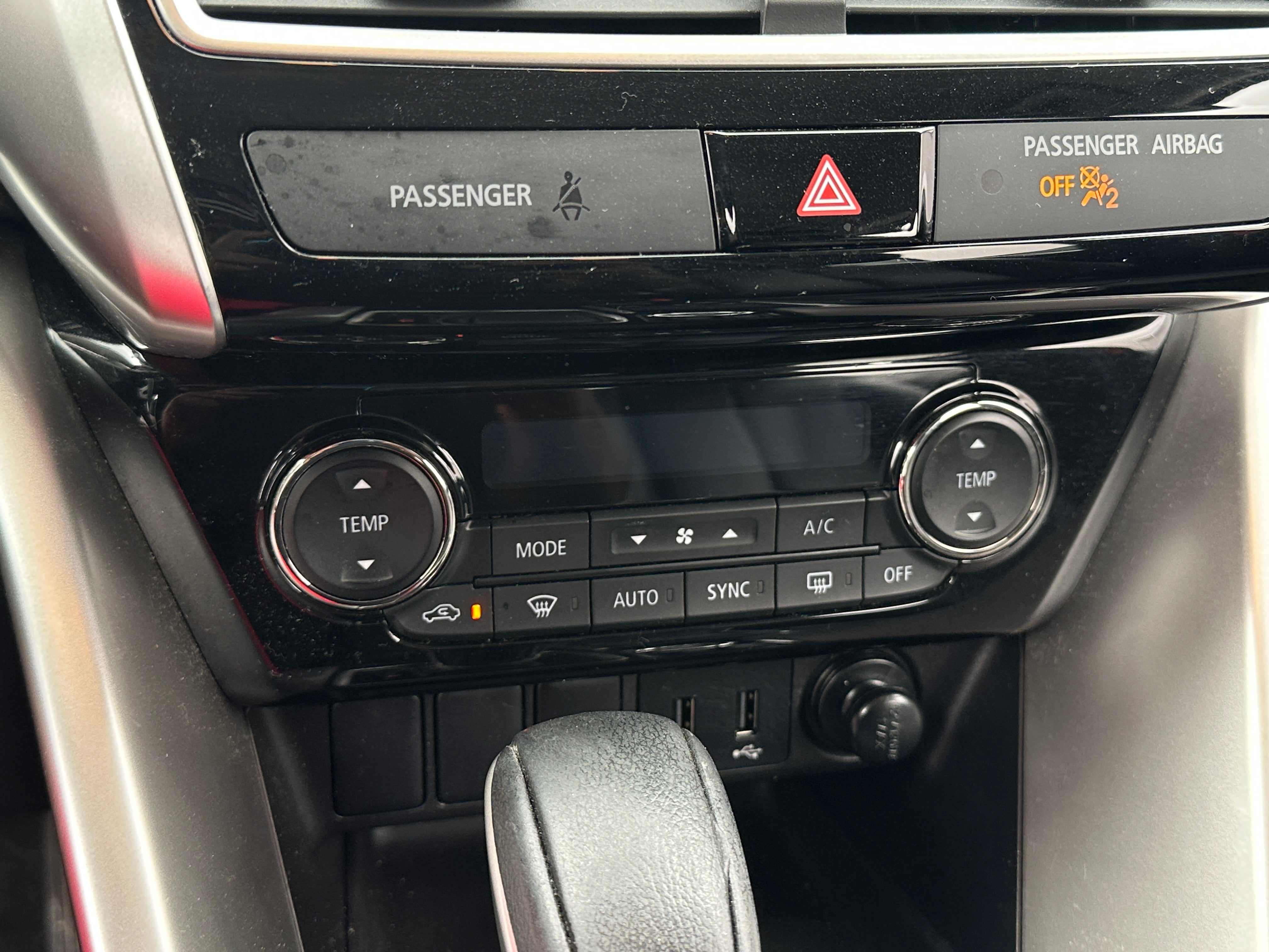 Thumbnail: 2018 Mitsubishi Eclipse Cross - 3