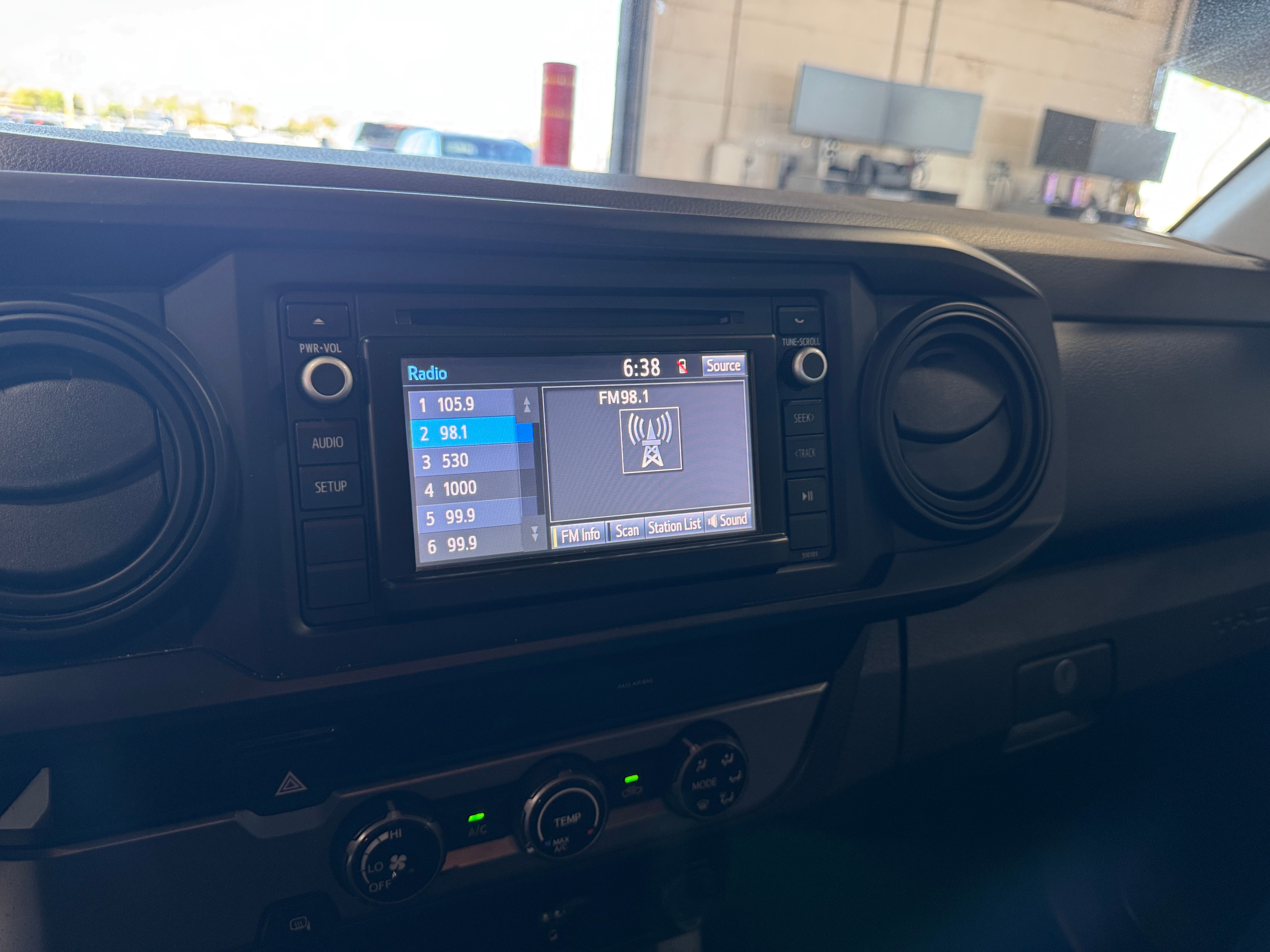Thumbnail: 2018 Toyota Tacoma - 4