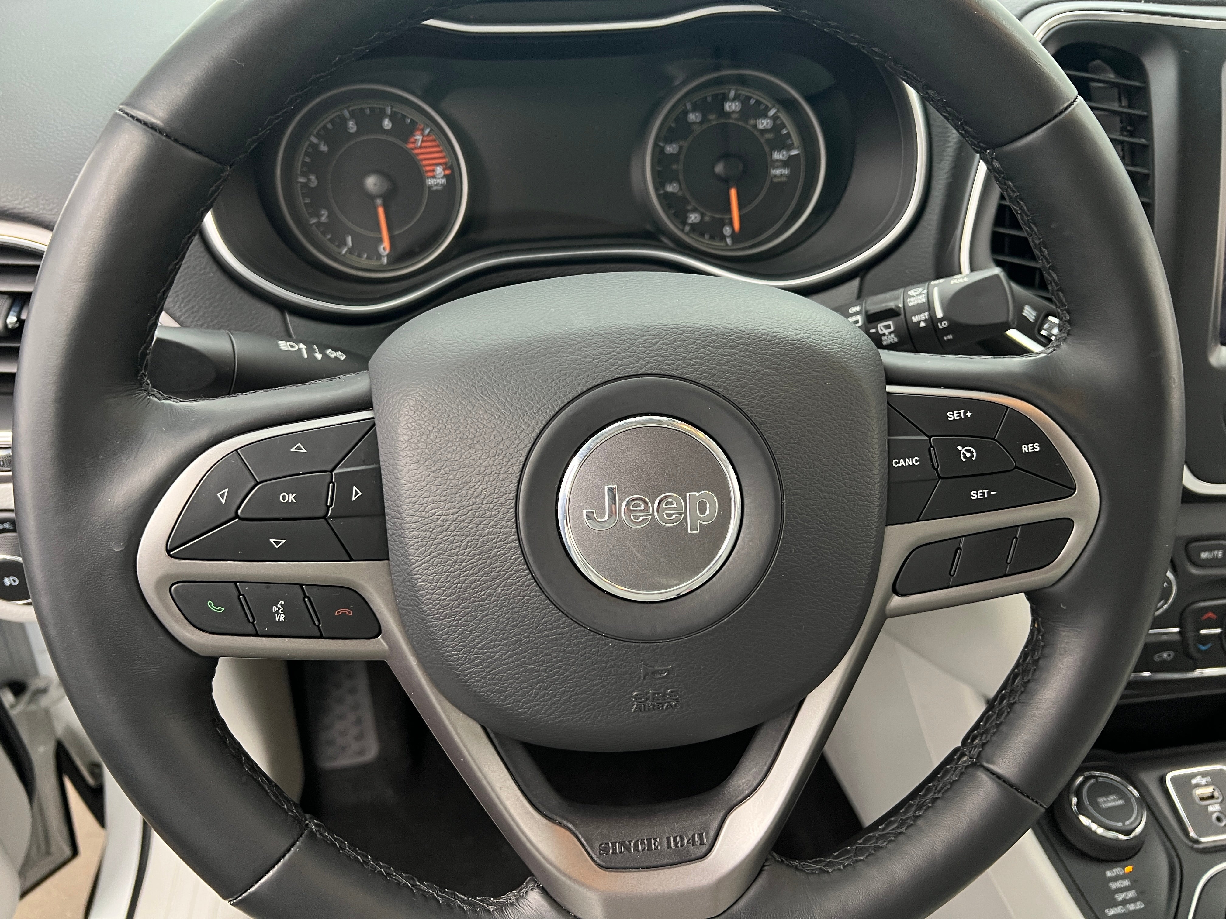 Thumbnail: 2021 Jeep Cherokee - 4