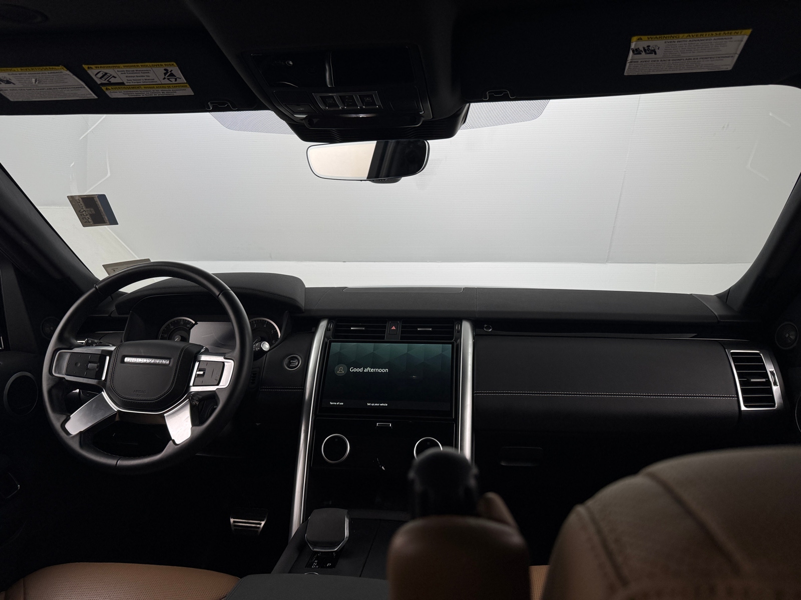 Thumbnail: 2023 Land Rover Discovery - 2