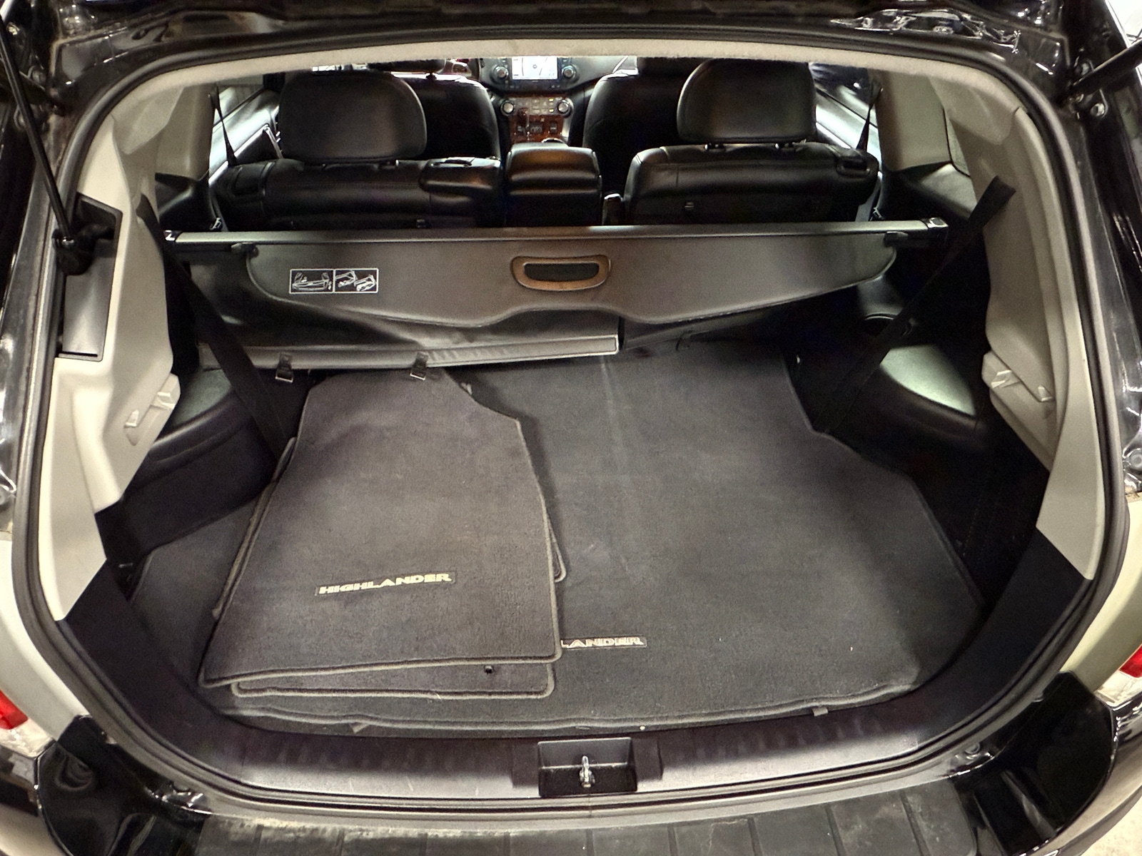 Thumbnail: 2011 Toyota Highlander - 6