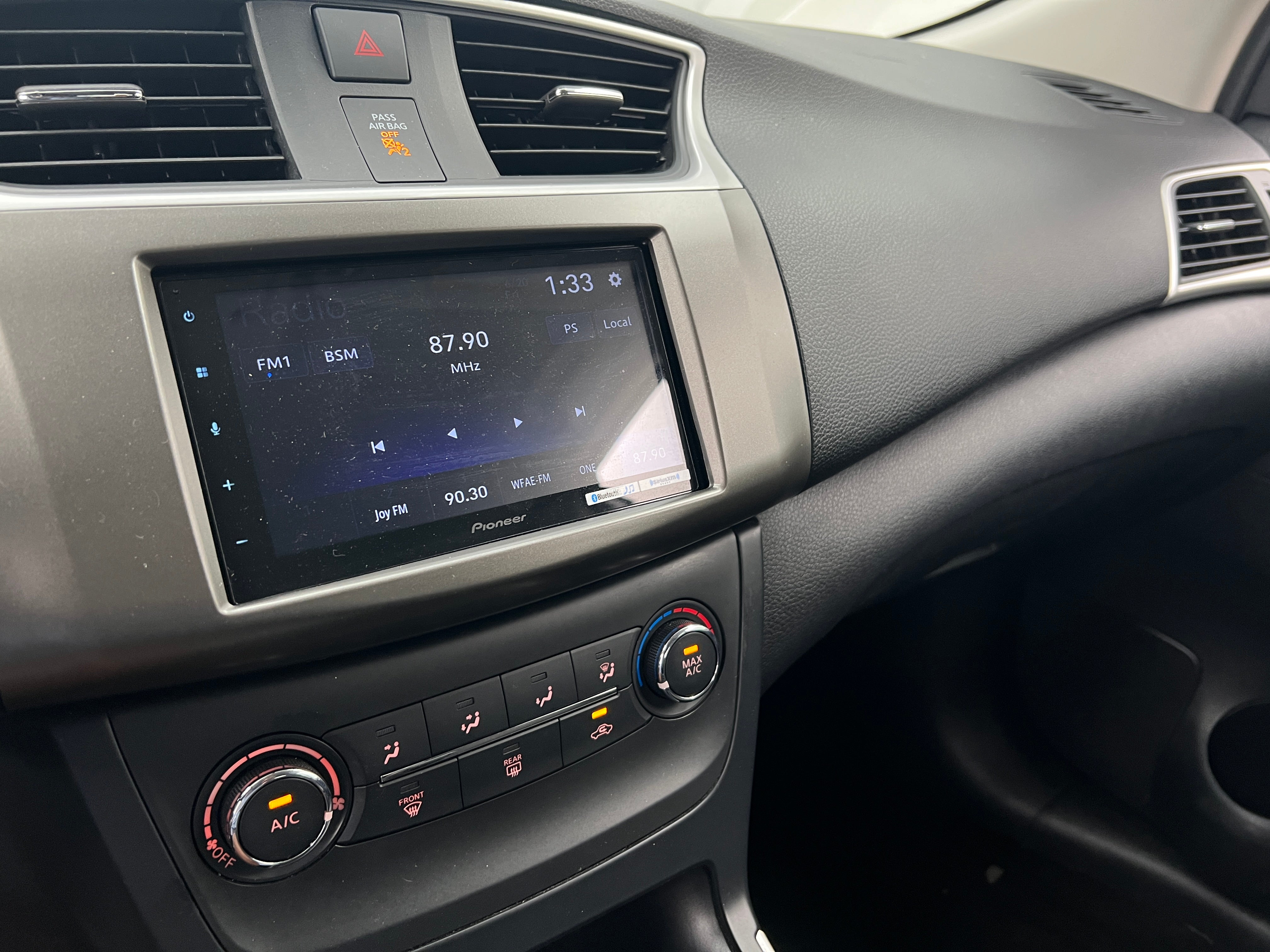 Thumbnail: 2017 Nissan Sentra - 4