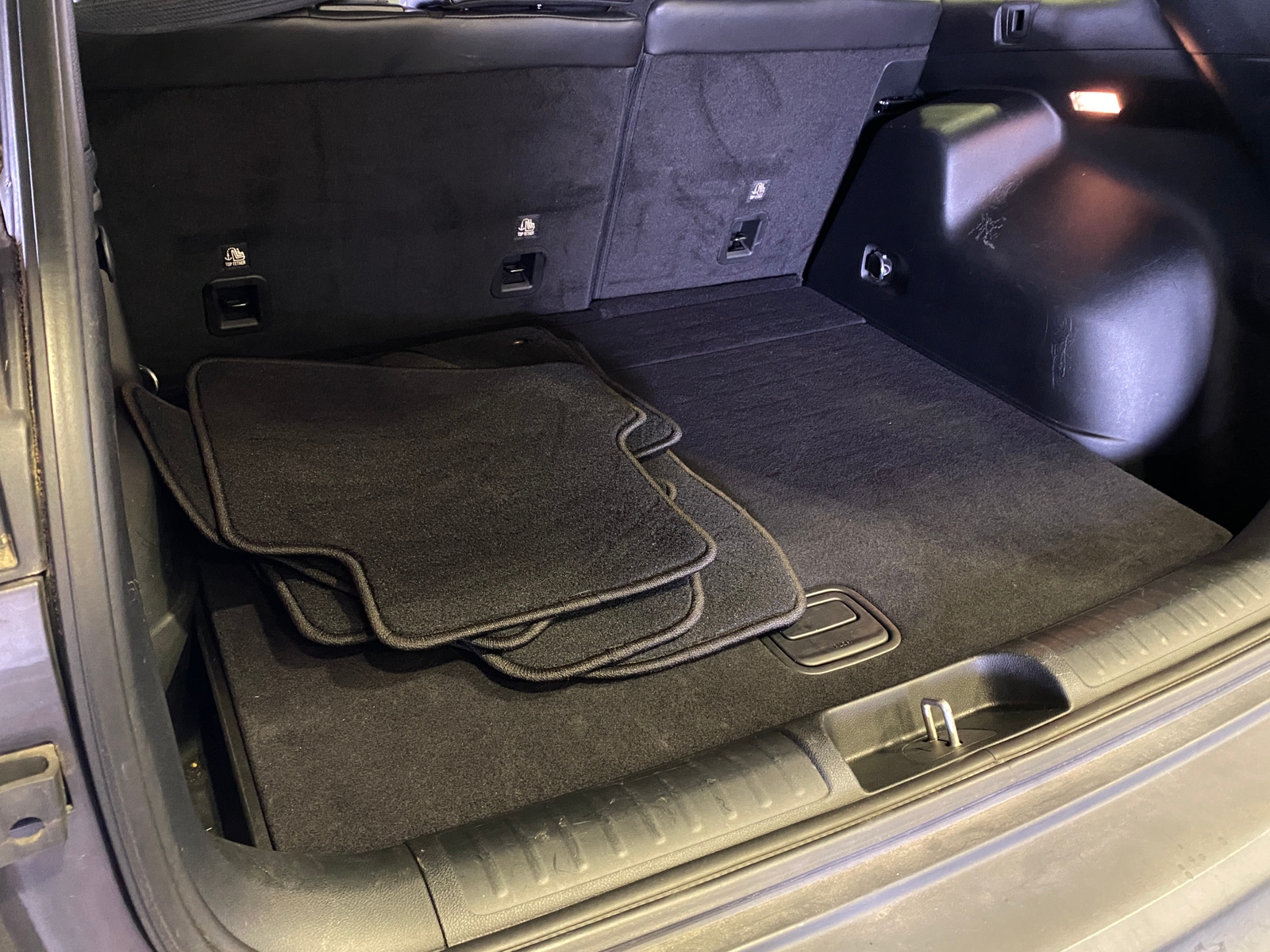 Thumbnail: 2019 Jeep Cherokee - 6