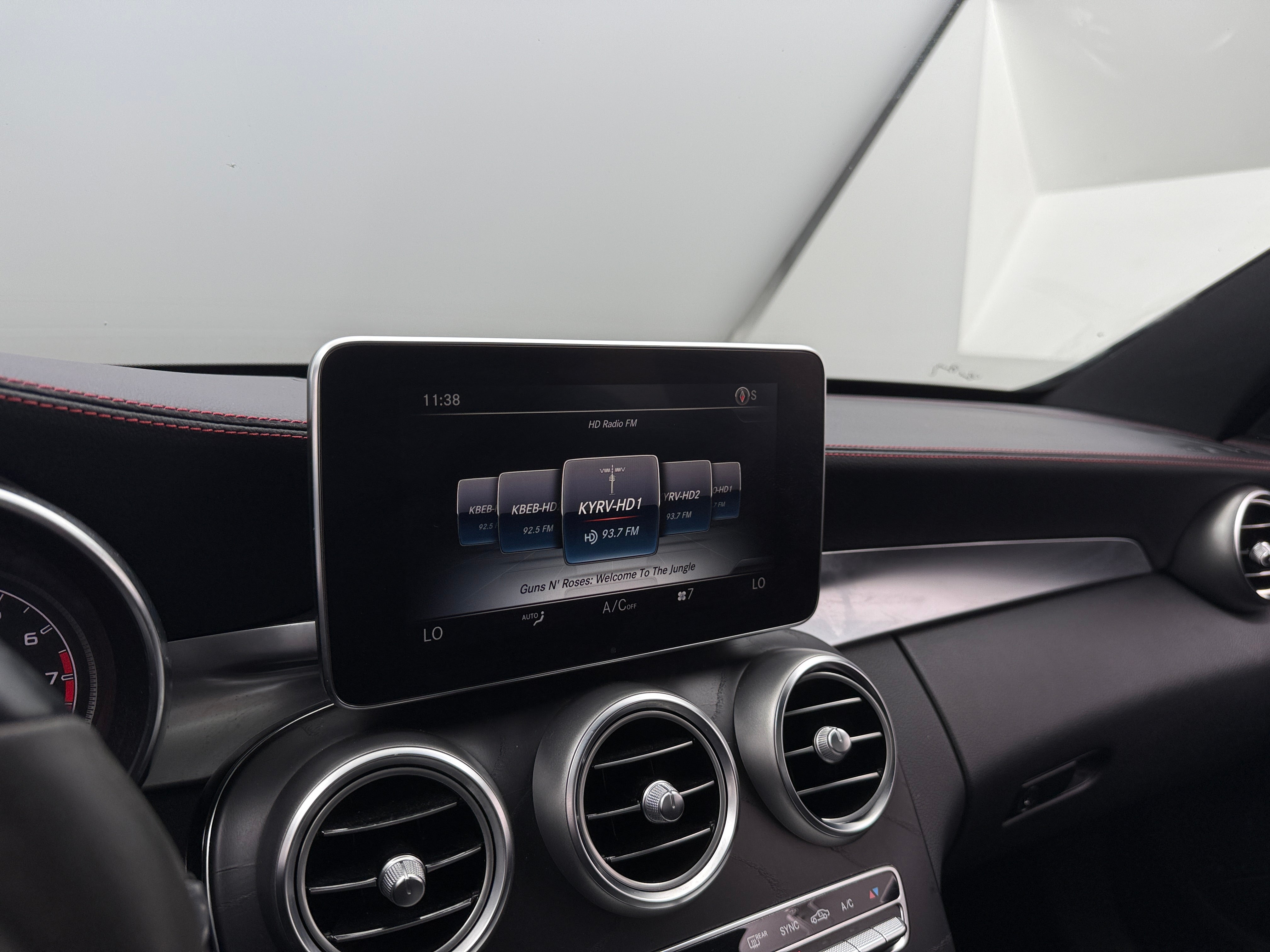 Thumbnail: 2017 Mercedes-Benz C-Class - 3