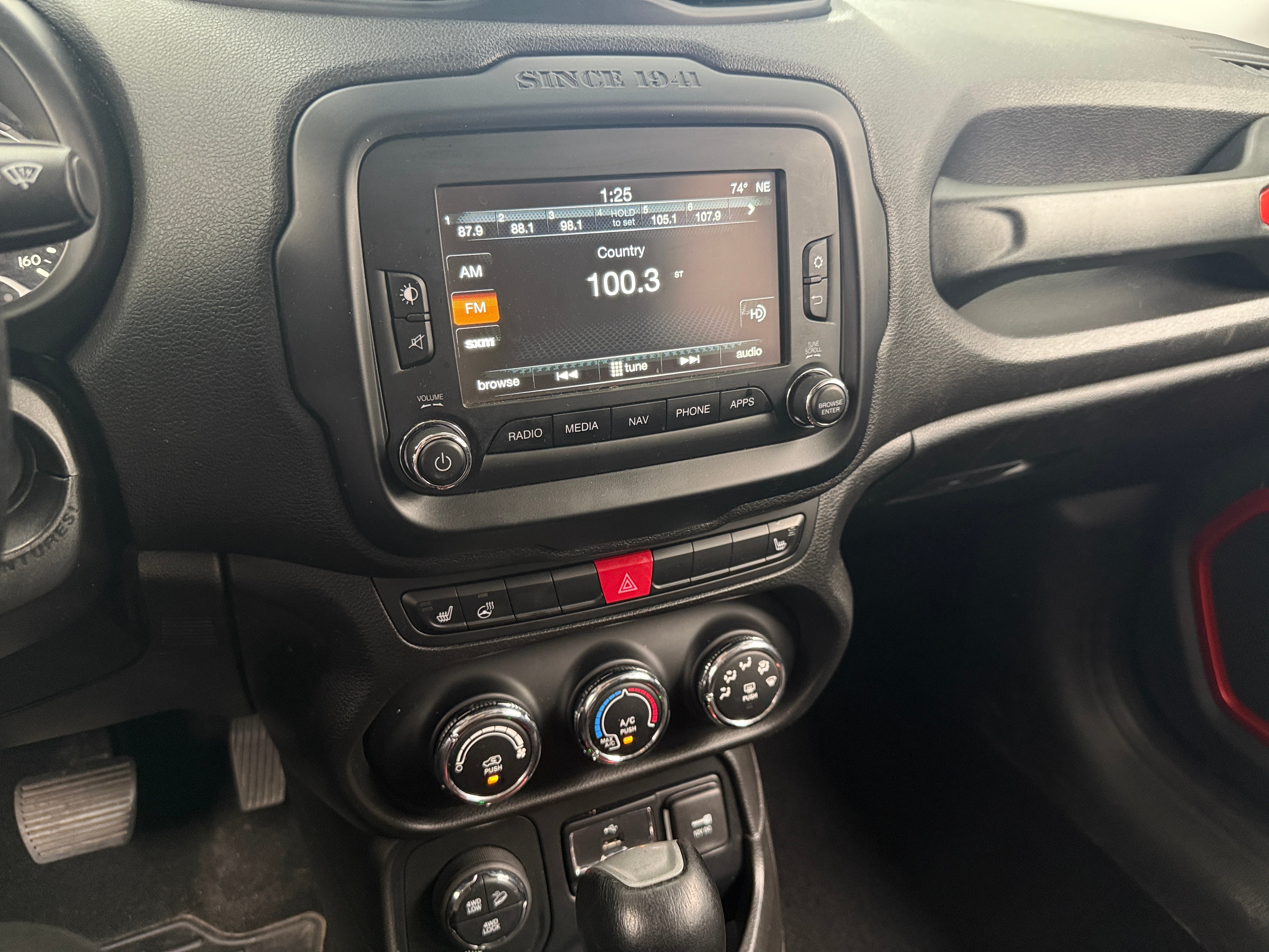 Thumbnail: 2017 Jeep Renegade - 4