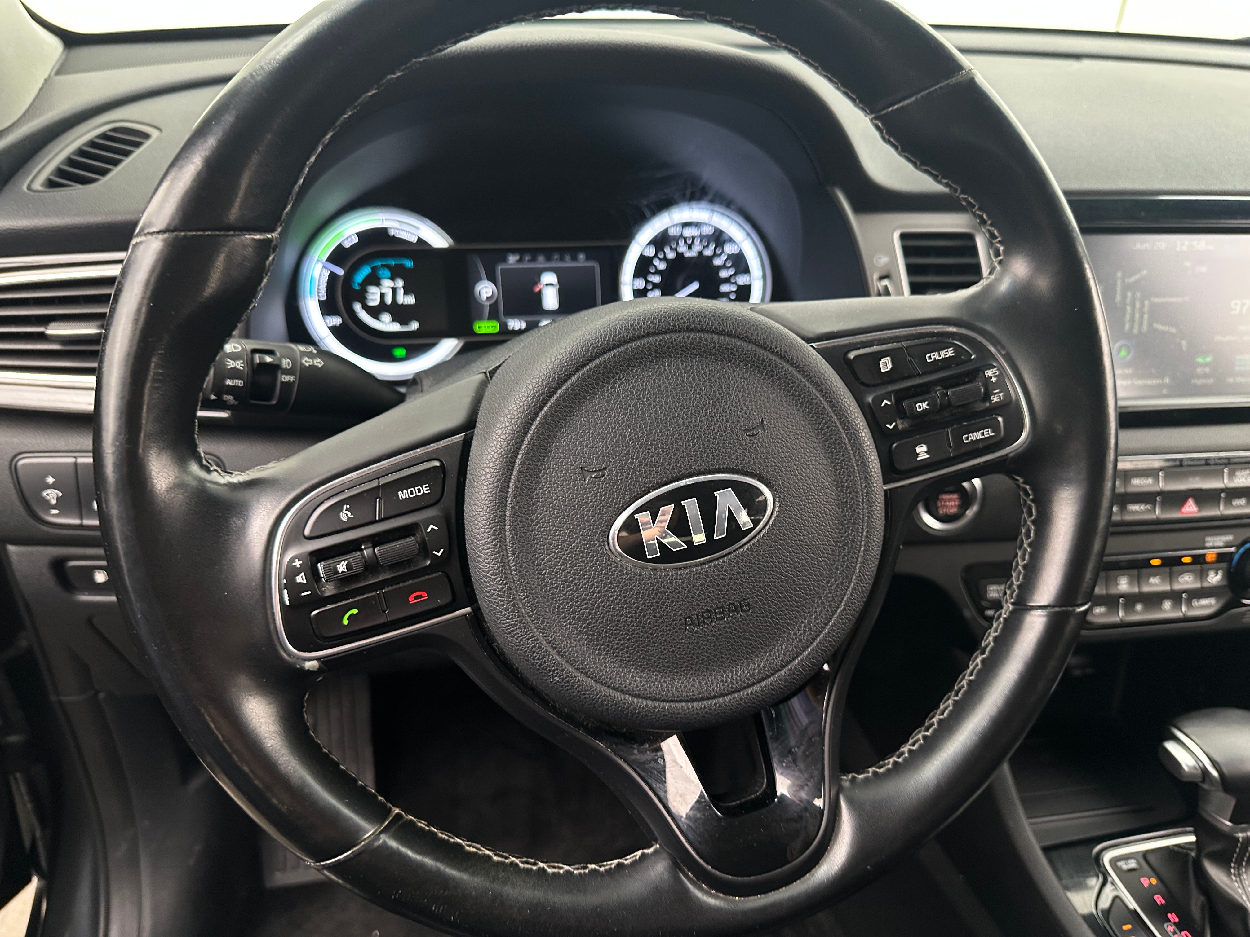 Thumbnail: 2017 Kia Niro - 4