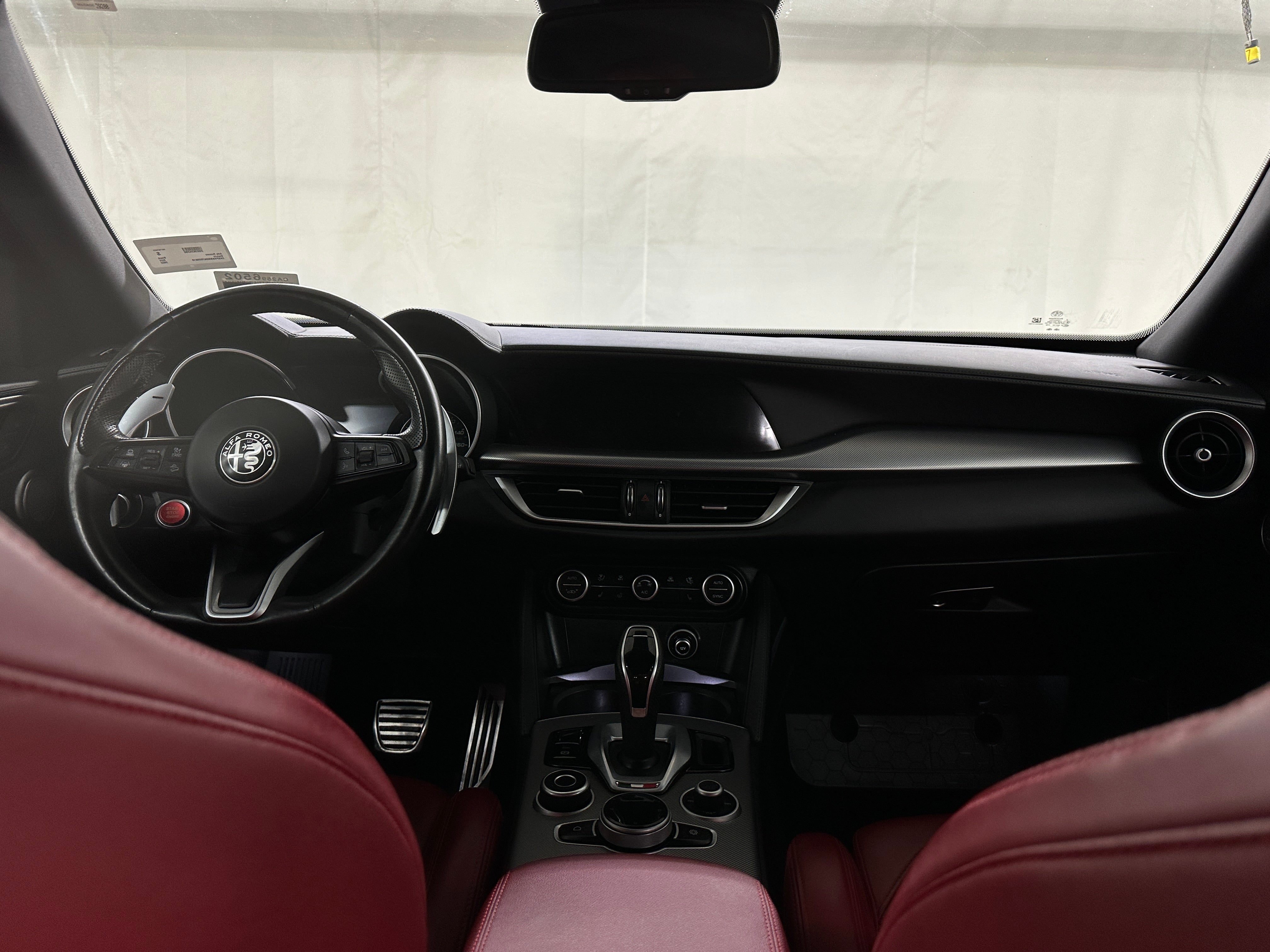 Thumbnail: 2022 Alfa Romeo Stelvio - 2