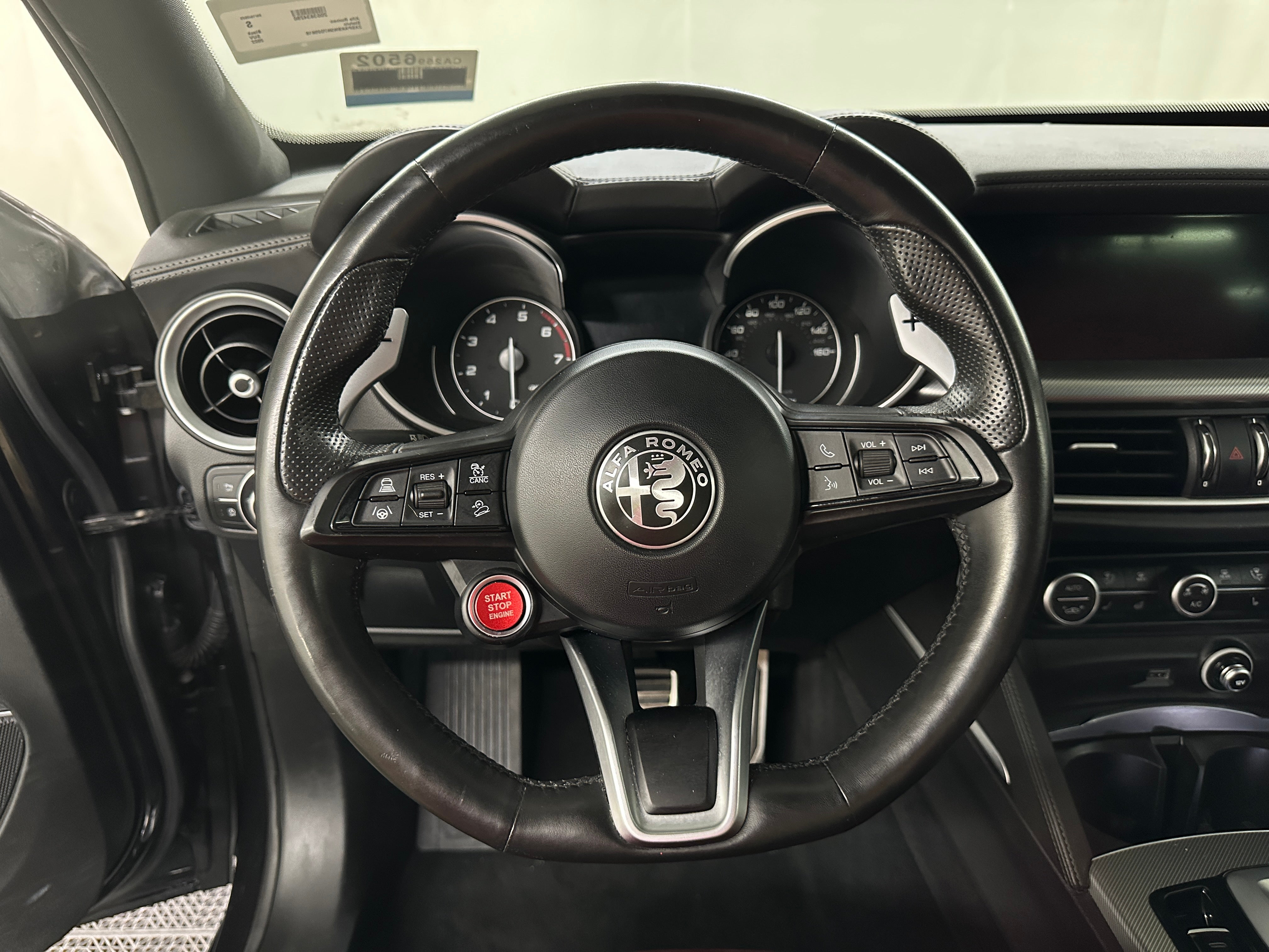Thumbnail: 2022 Alfa Romeo Stelvio - 4