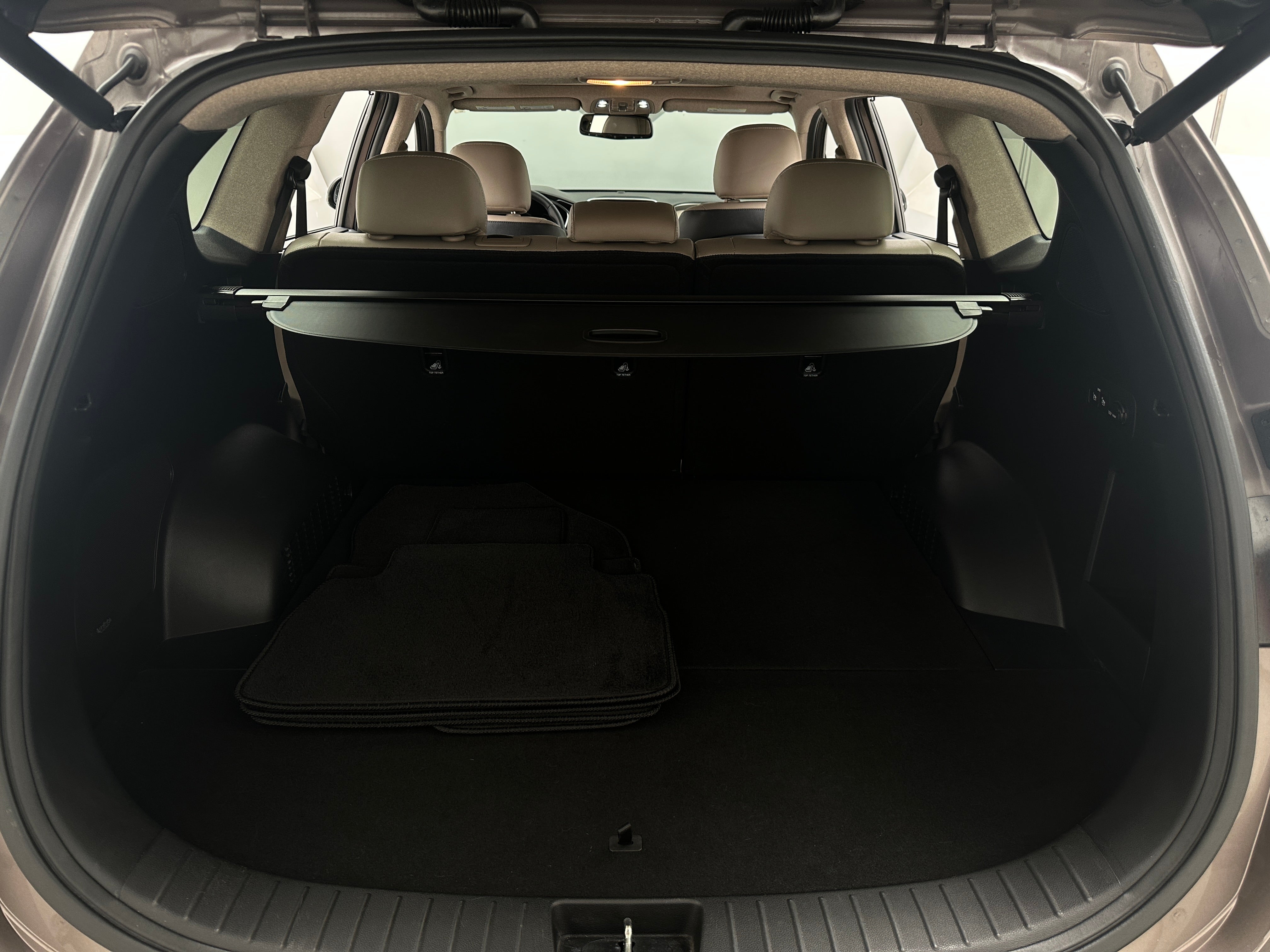 Thumbnail: 2019 Hyundai Santa Fe - 6