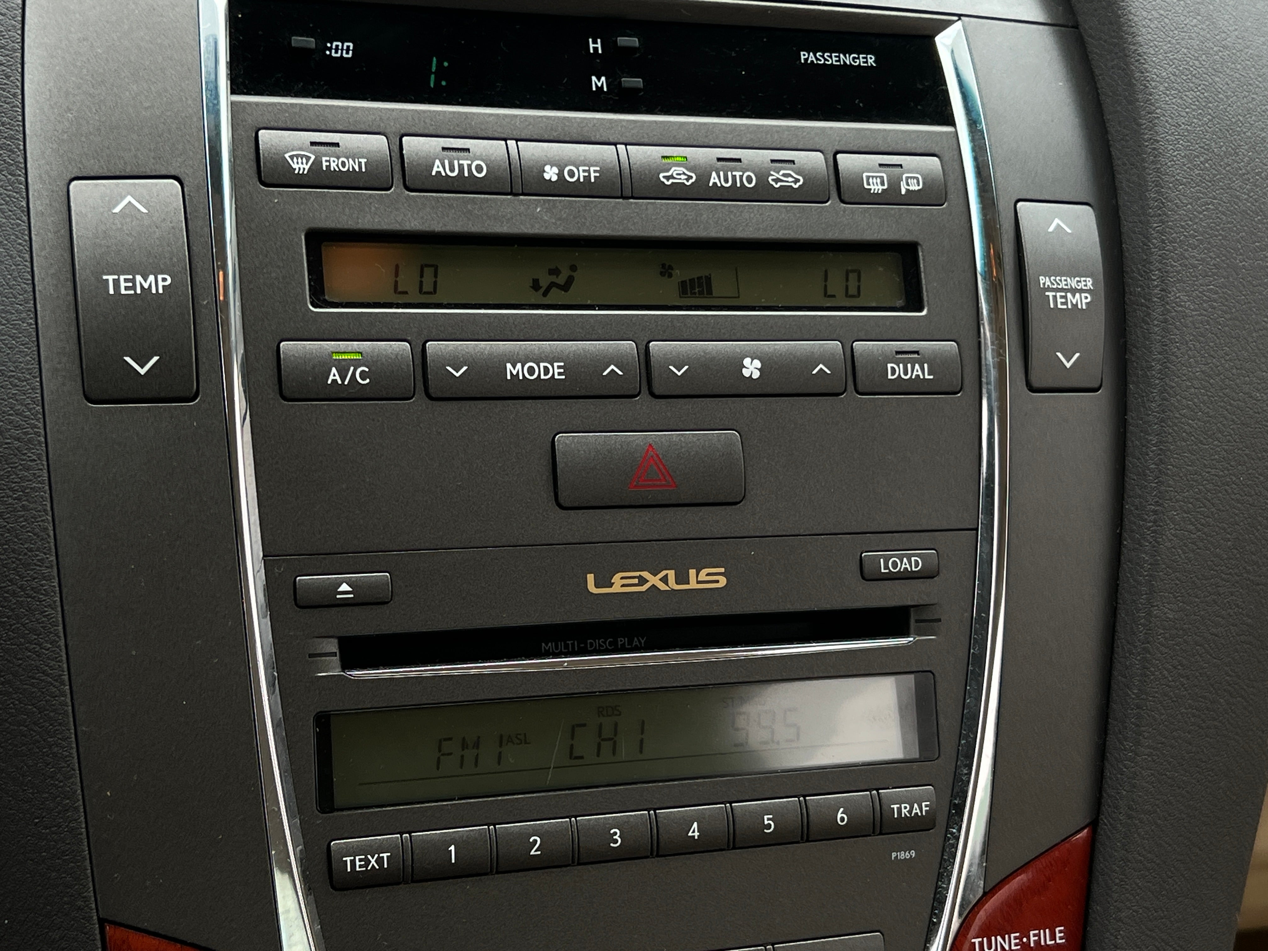 Thumbnail: 2011 Lexus ES - 3