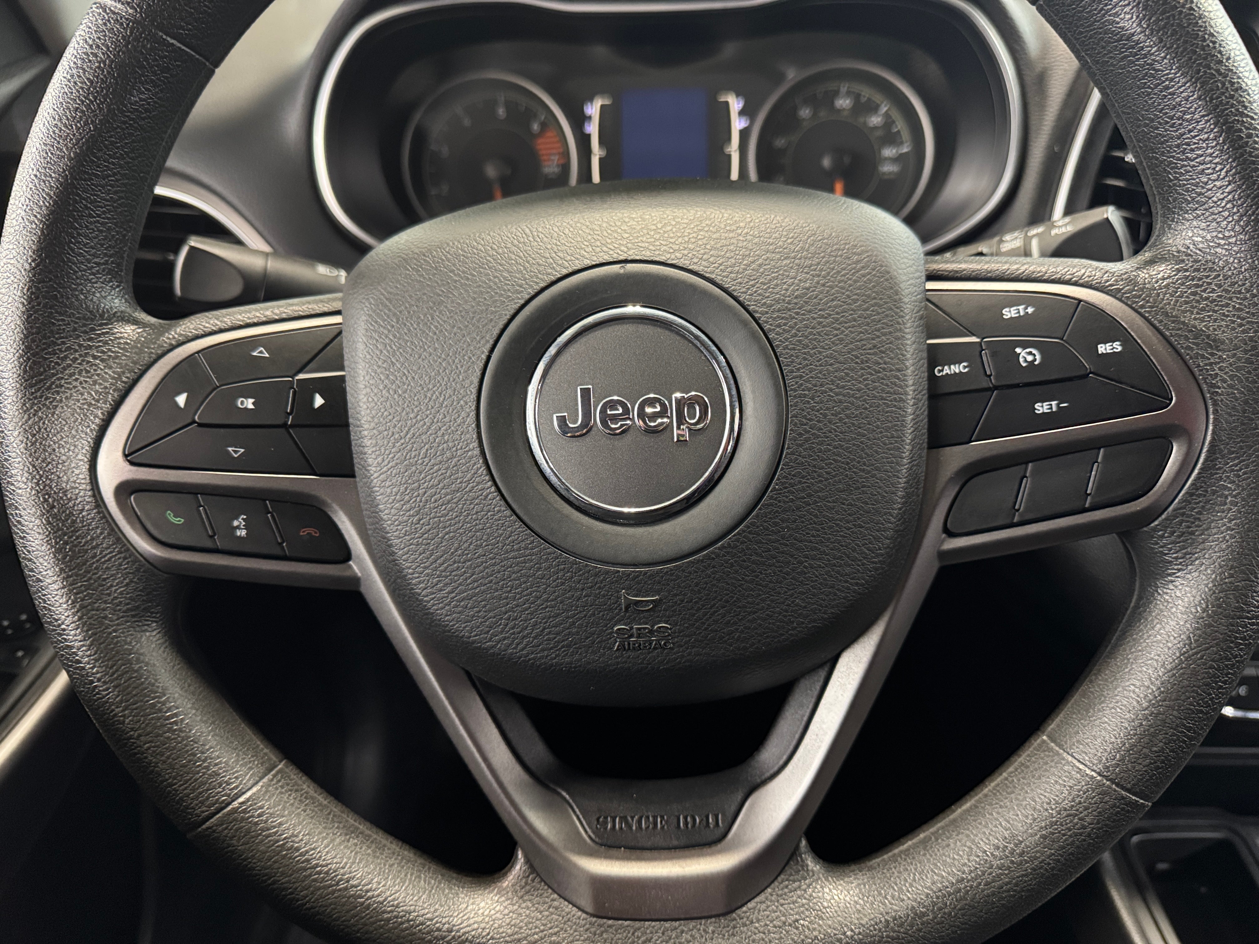 Thumbnail: 2020 Jeep Cherokee - 5