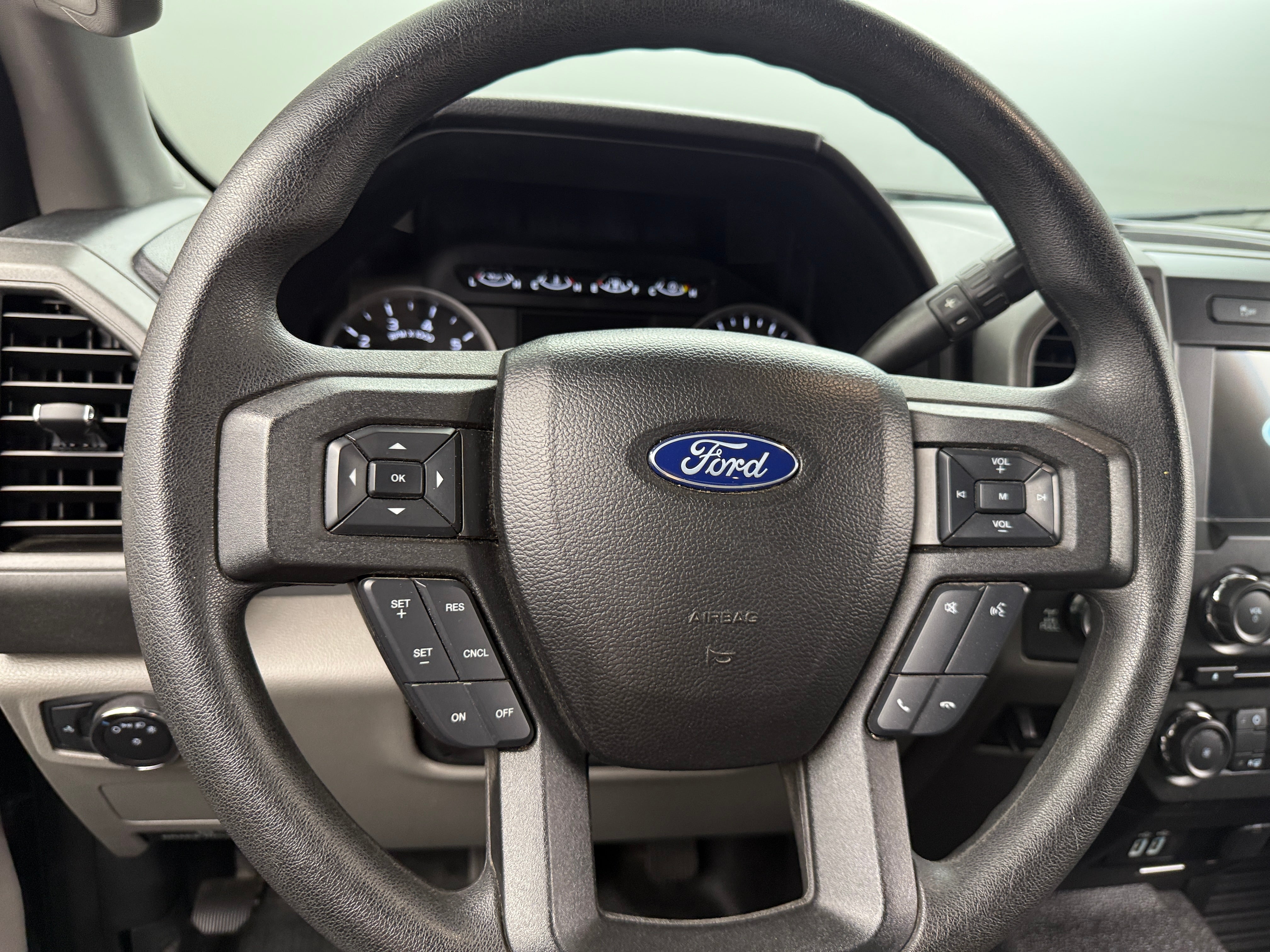 Thumbnail: 2018 Ford Econoline - 5