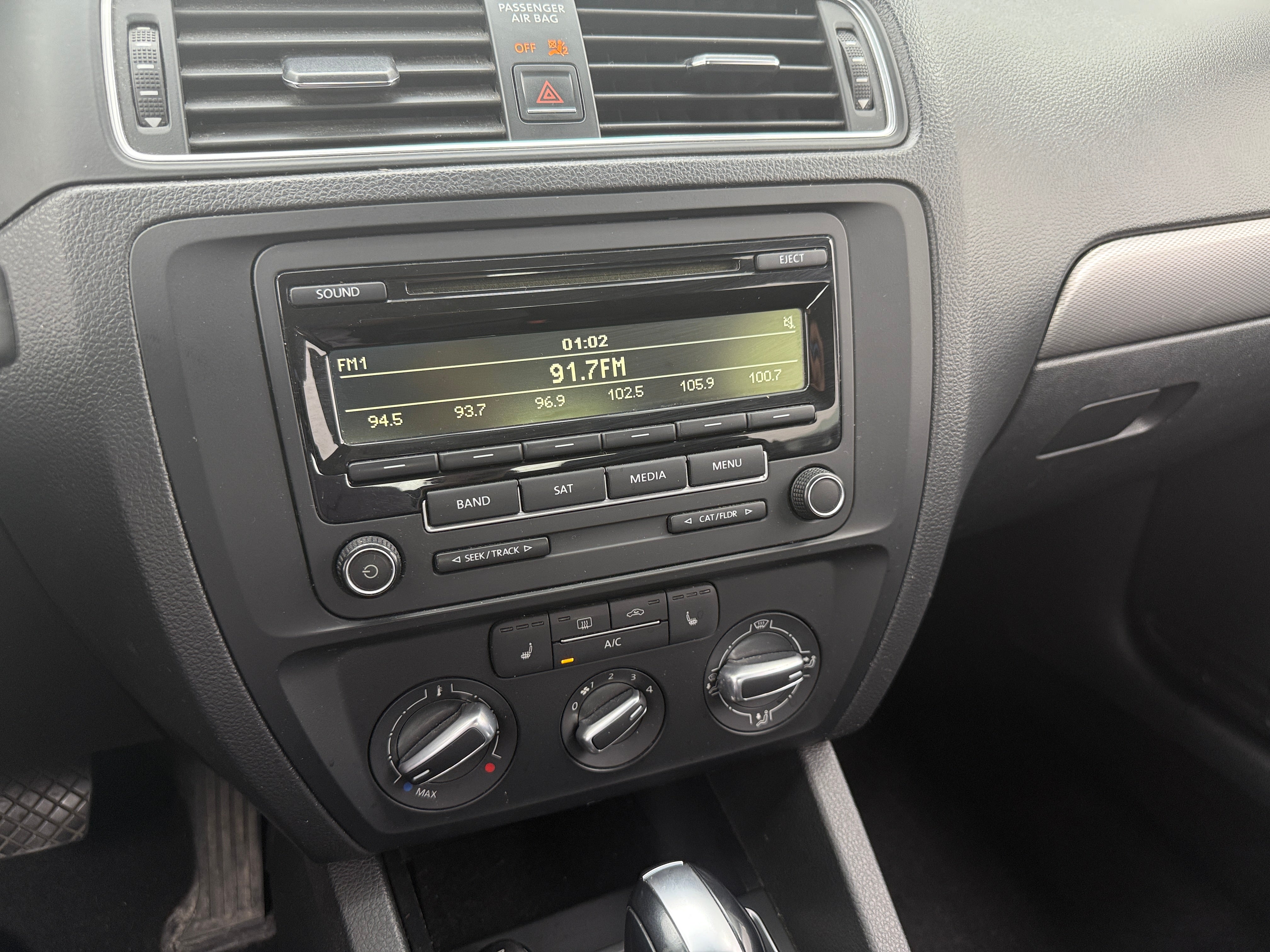Thumbnail: 2015 Volkswagen Jetta - 4