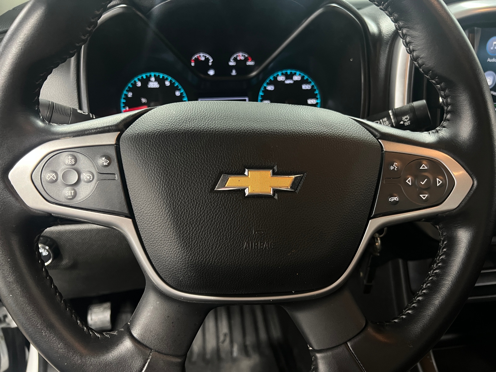 Thumbnail: 2022 Chevrolet Colorado - 5