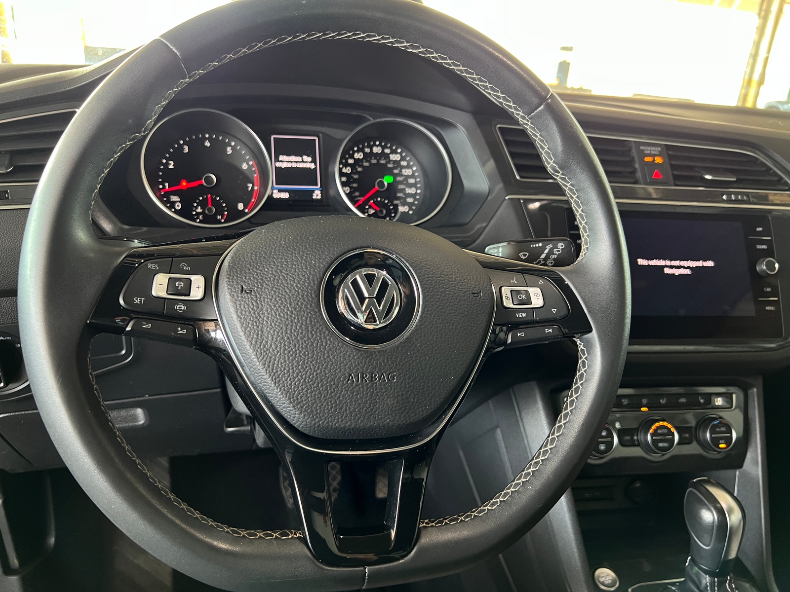 Thumbnail: 2021 Volkswagen Tiguan - 4