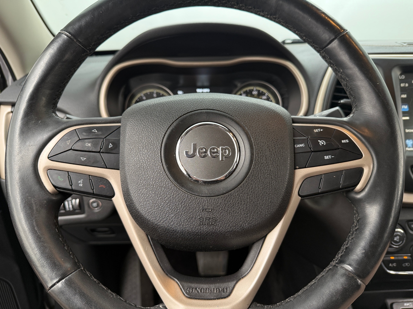 Thumbnail: 2018 Jeep Cherokee - 4