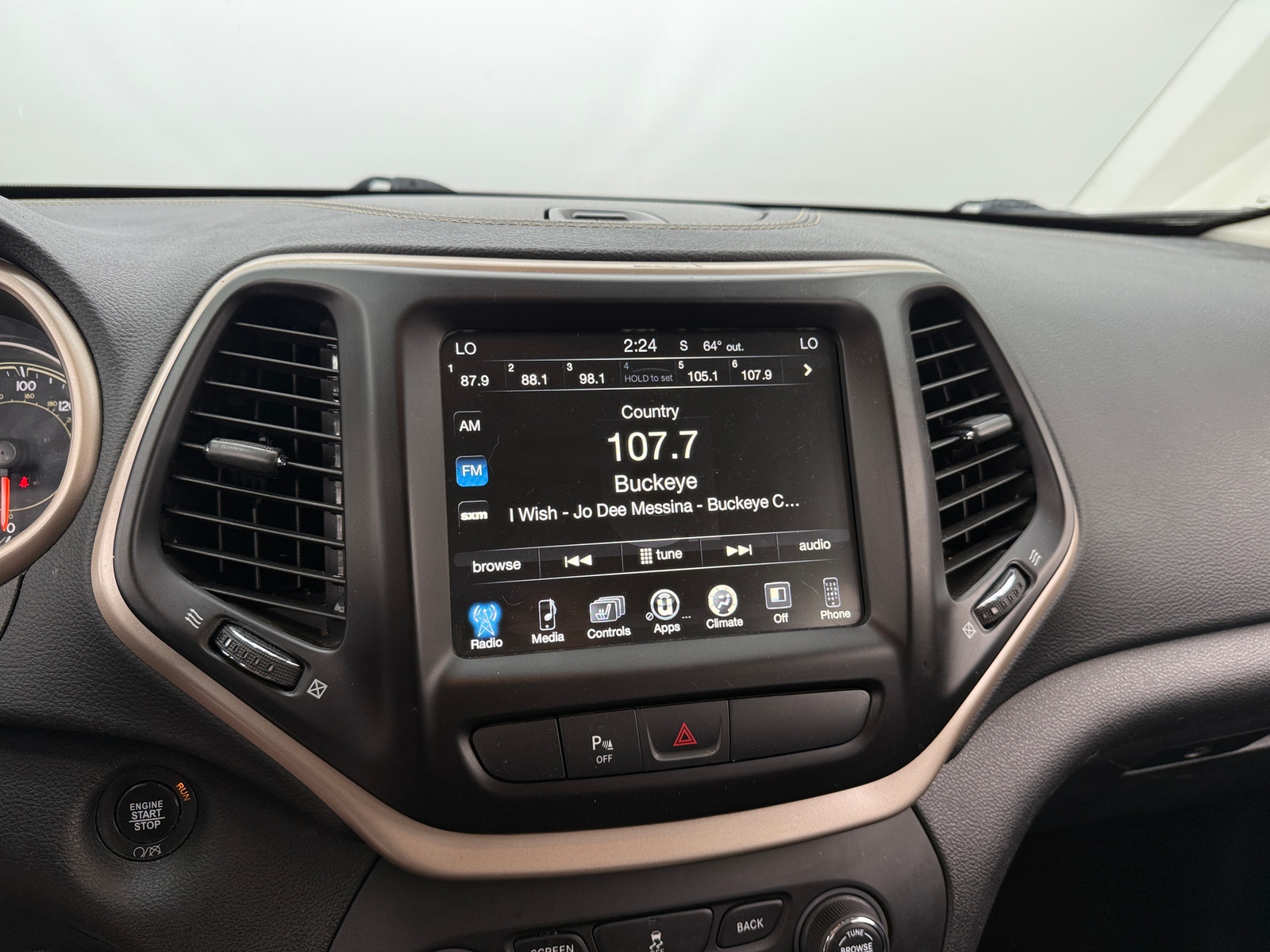 Thumbnail: 2018 Jeep Cherokee - 3