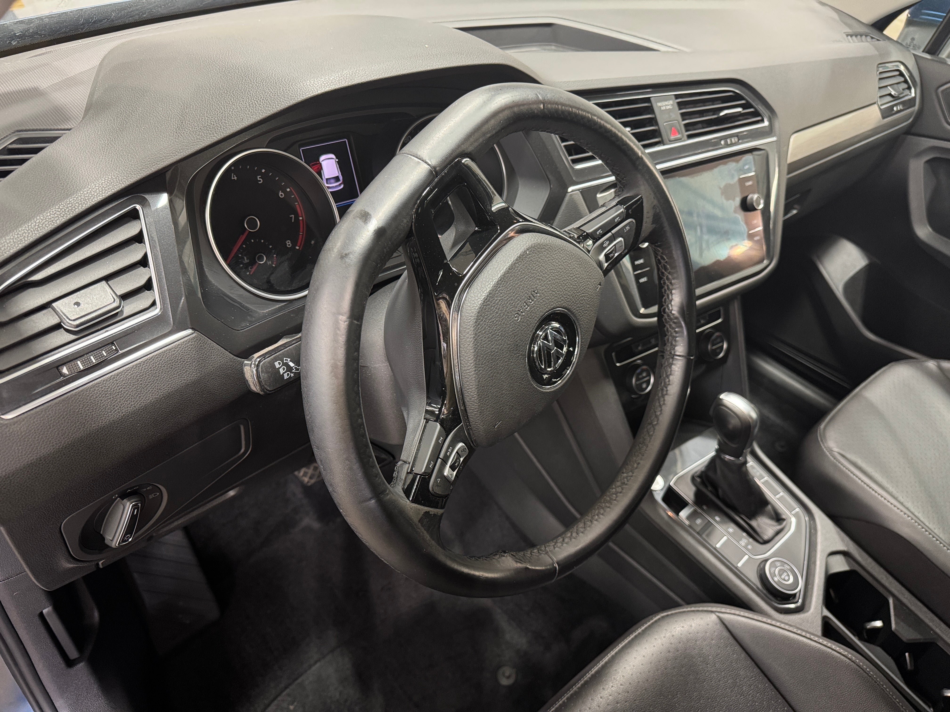 Thumbnail: 2019 Volkswagen Tiguan - 2