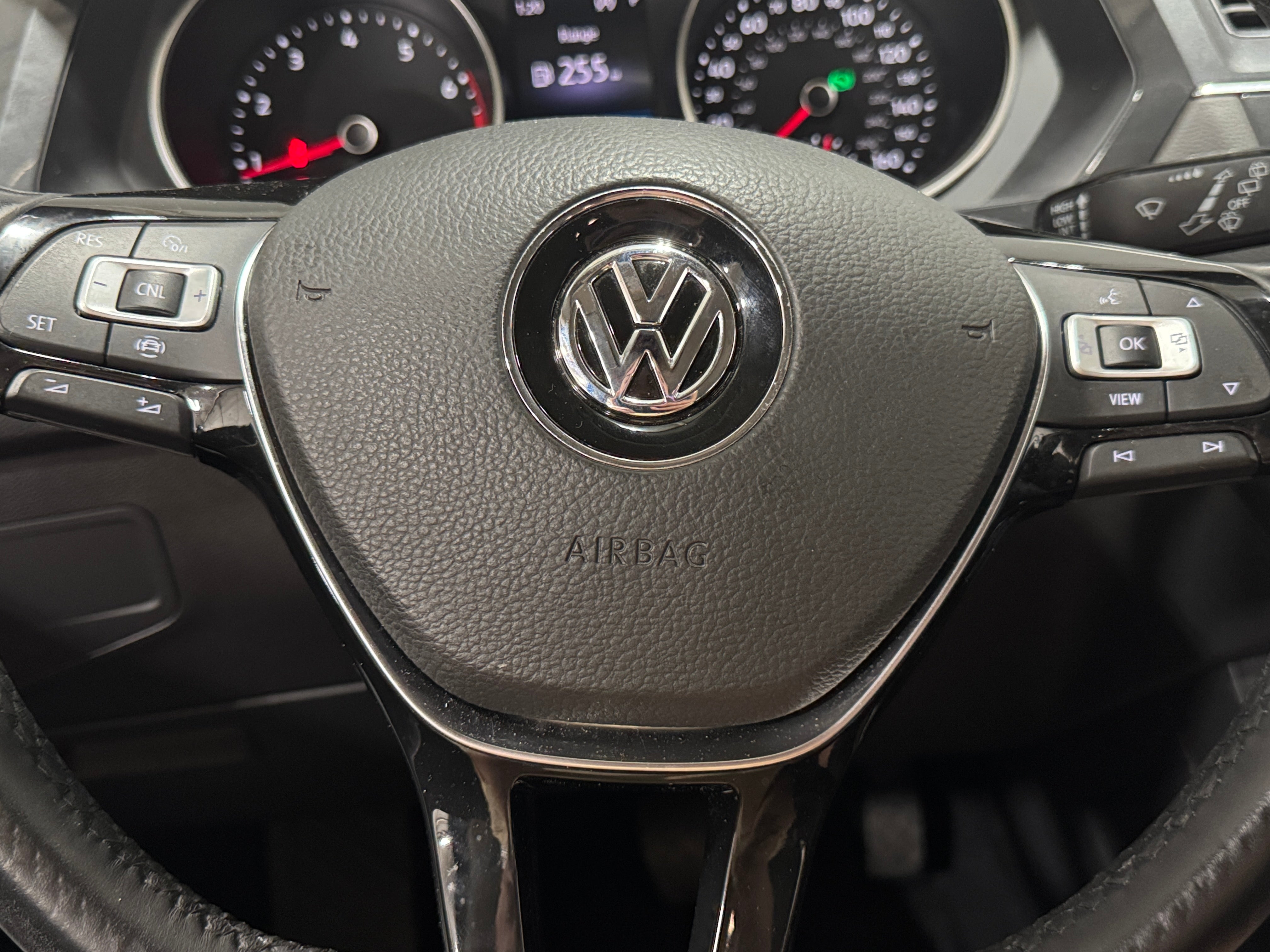 Thumbnail: 2019 Volkswagen Tiguan - 4