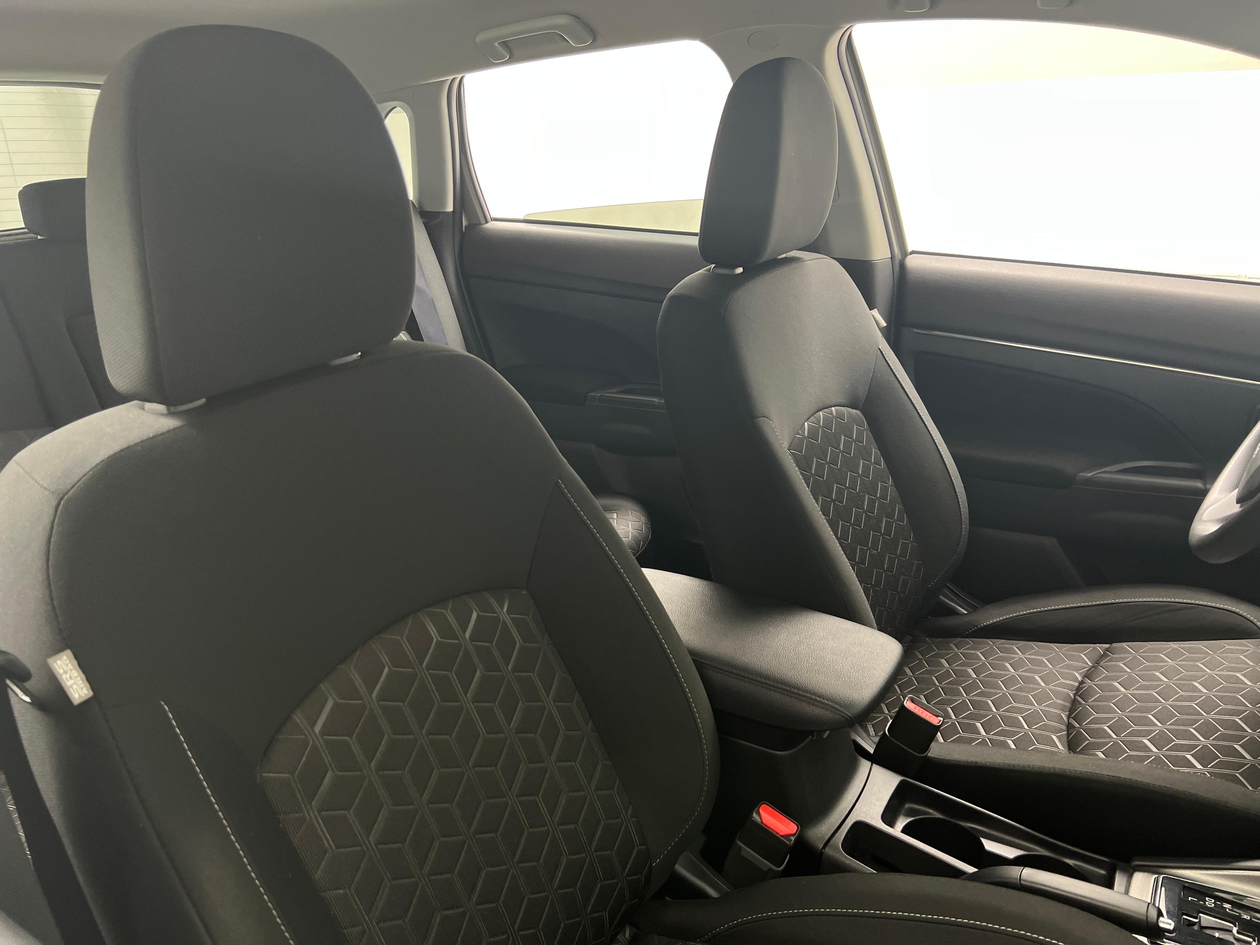 Thumbnail: 2024 Mitsubishi Outlander Sport - 2