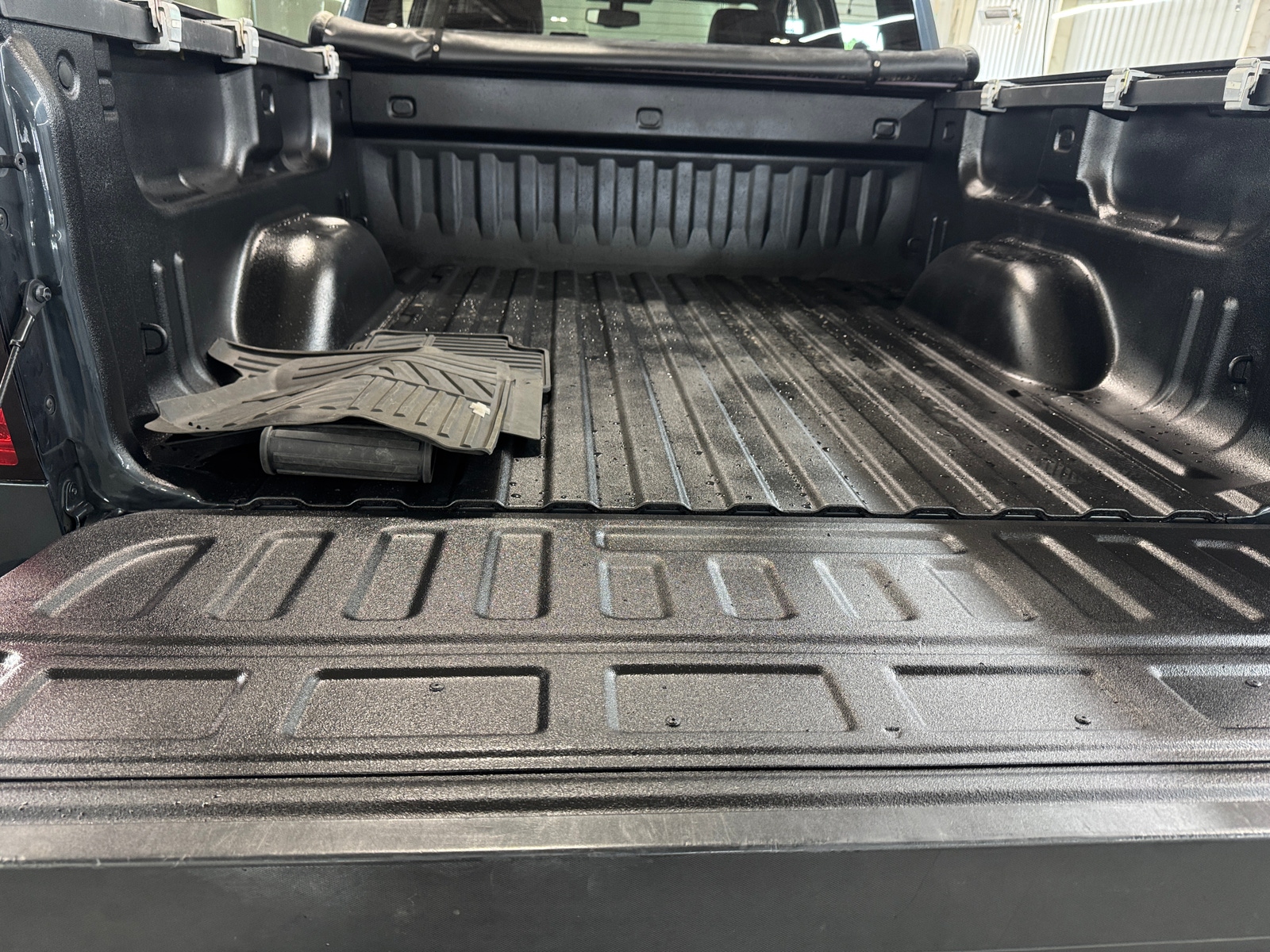 Thumbnail: 2018 Chevrolet Silverado 1500 - 6