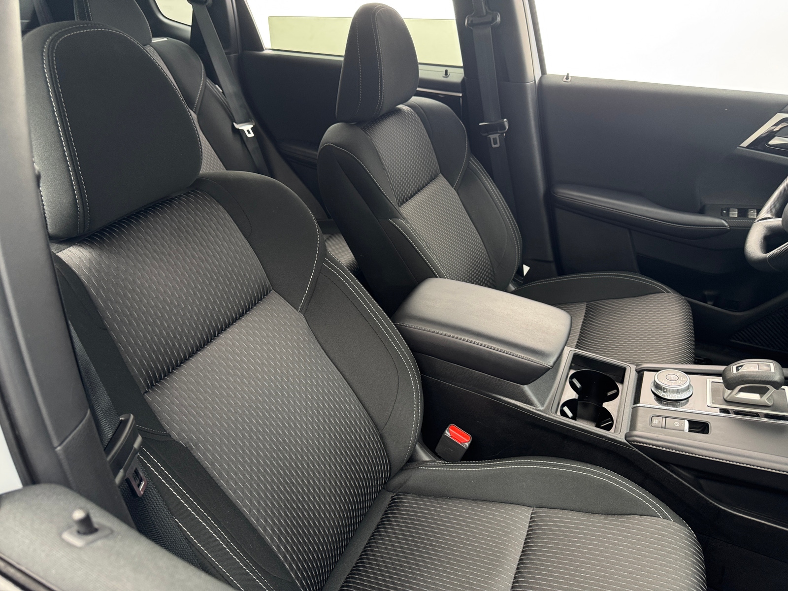 Thumbnail: 2024 Mitsubishi Outlander - 2