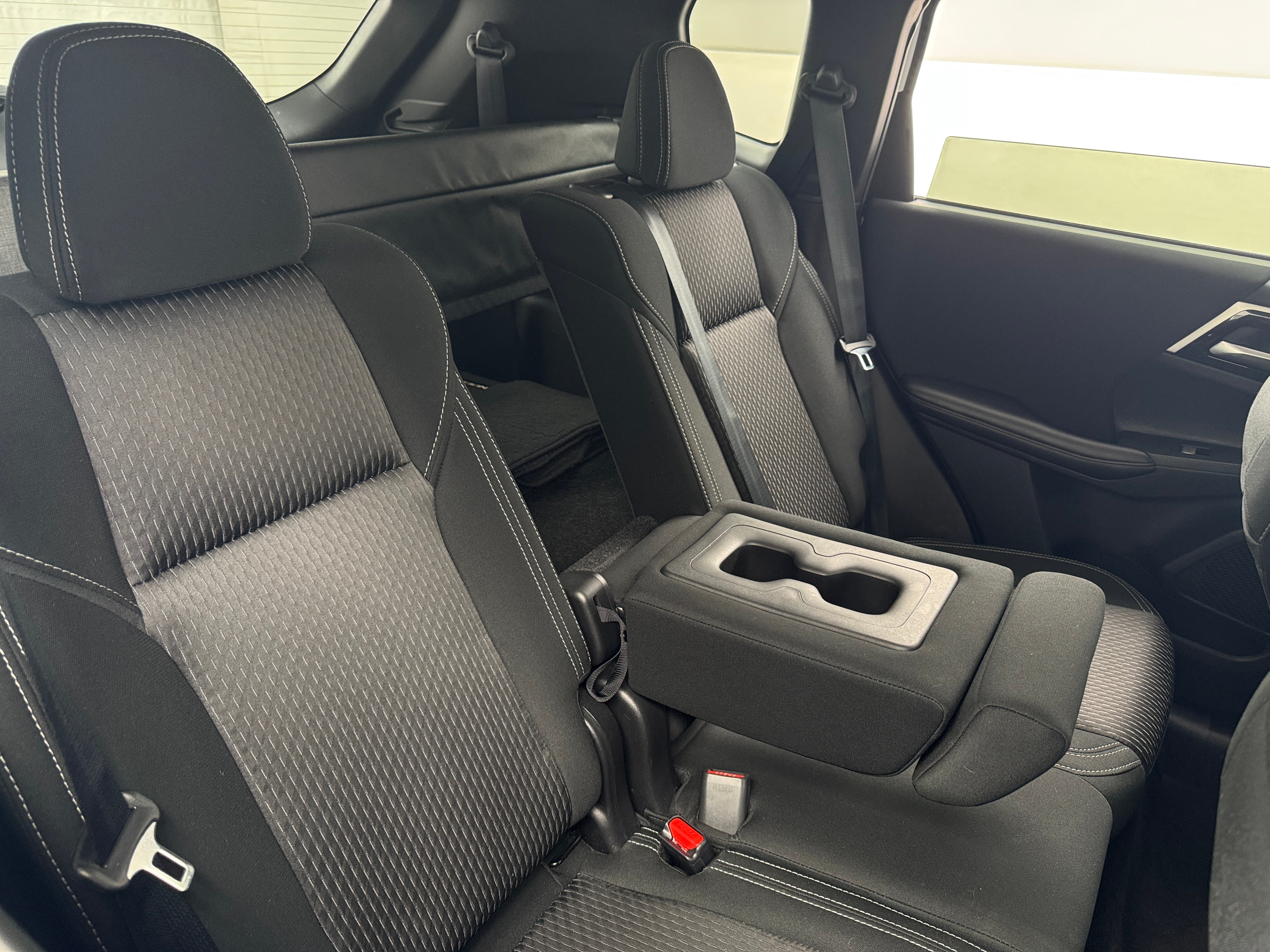 Thumbnail: 2024 Mitsubishi Outlander - 6