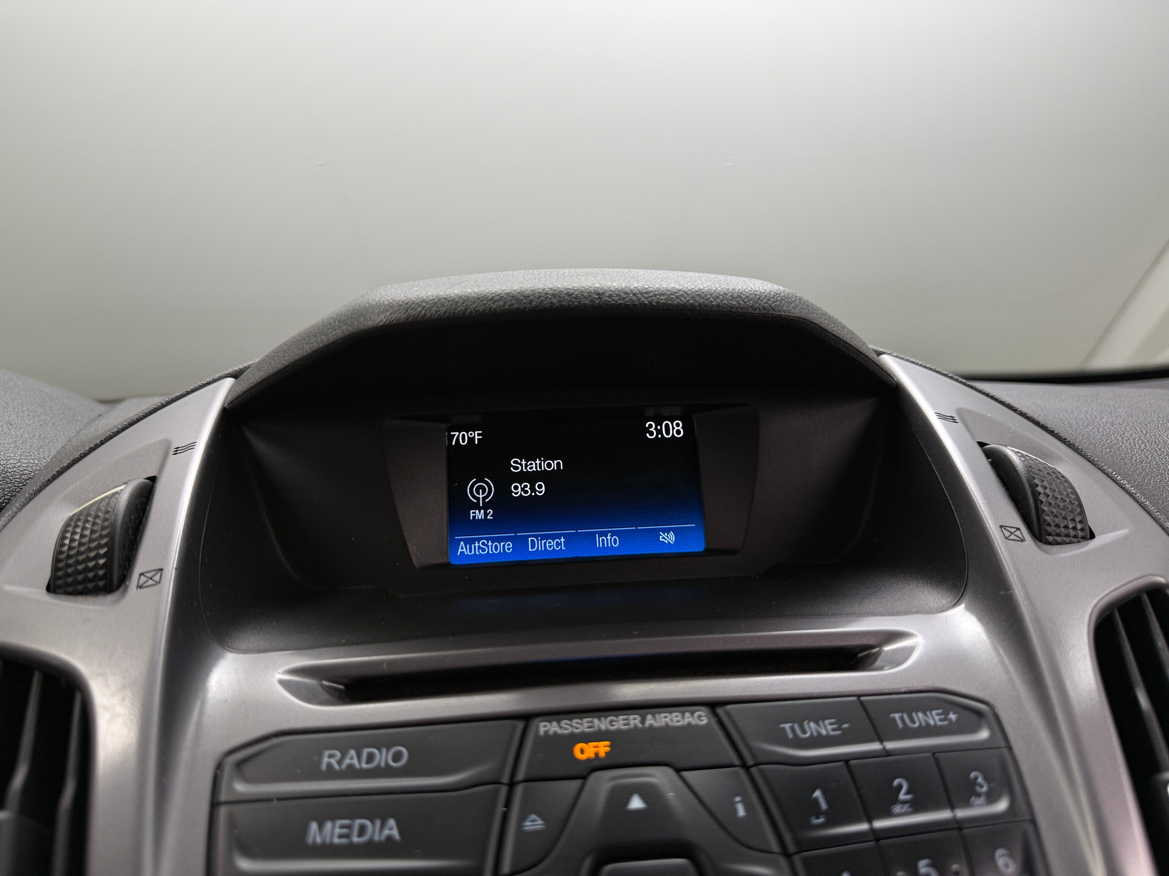 Thumbnail: 2016 Ford Transit Series - 4