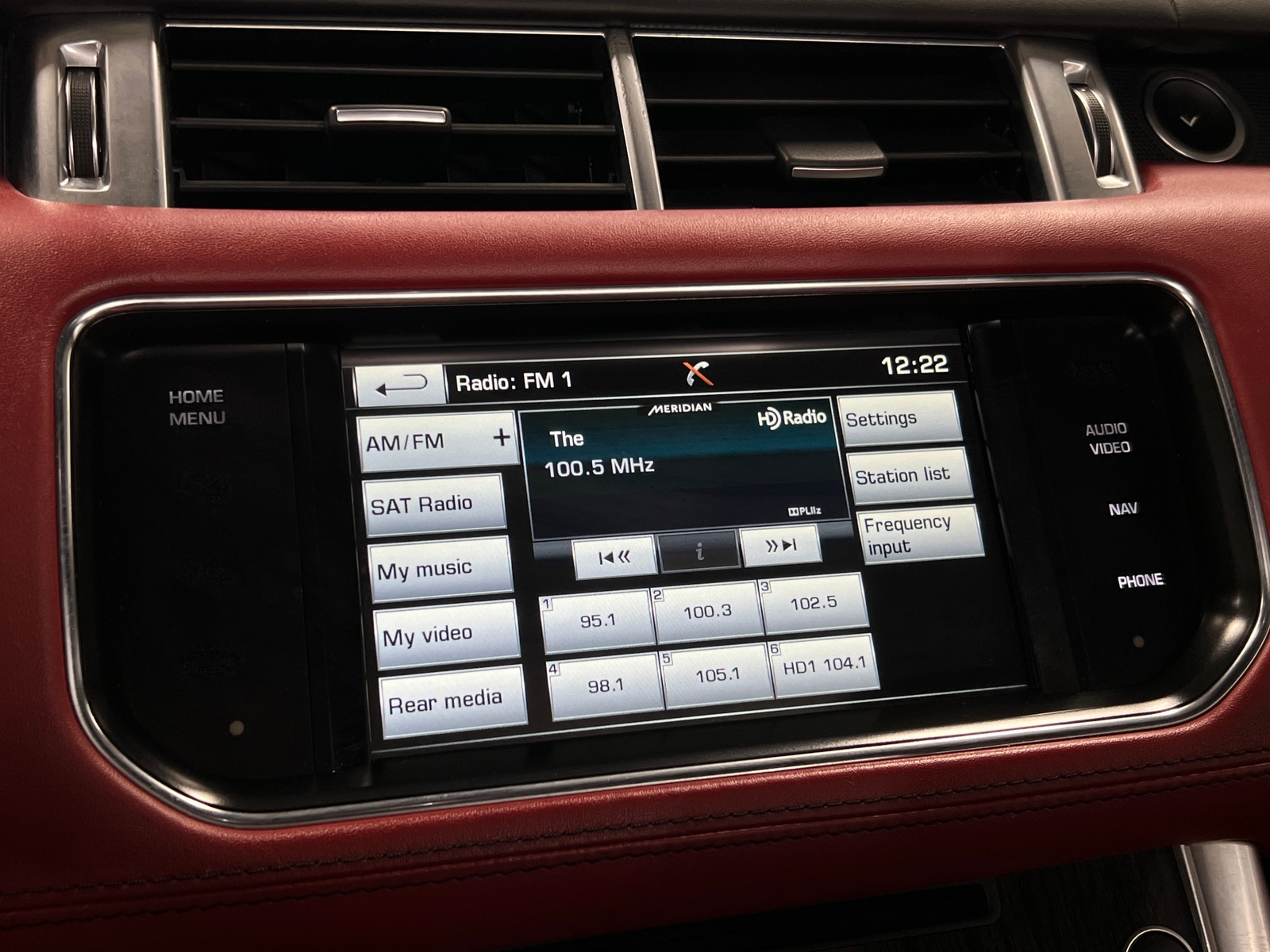 Thumbnail: 2015 Land Rover Range Rover Sport - 3