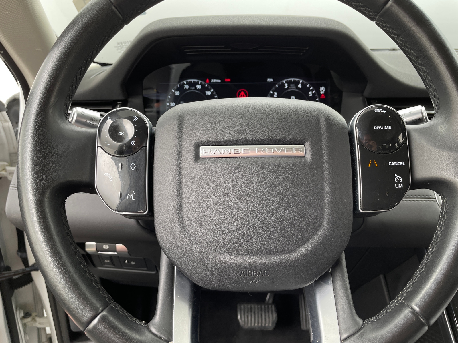 Thumbnail: 2020 Land Rover Range Rover Evoque - 4