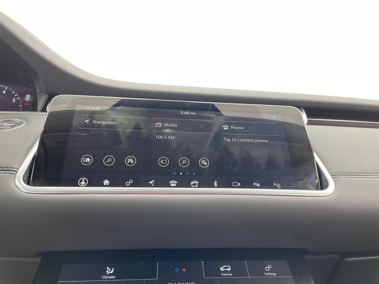 Thumbnail: 2020 Land Rover Range Rover Evoque - 3