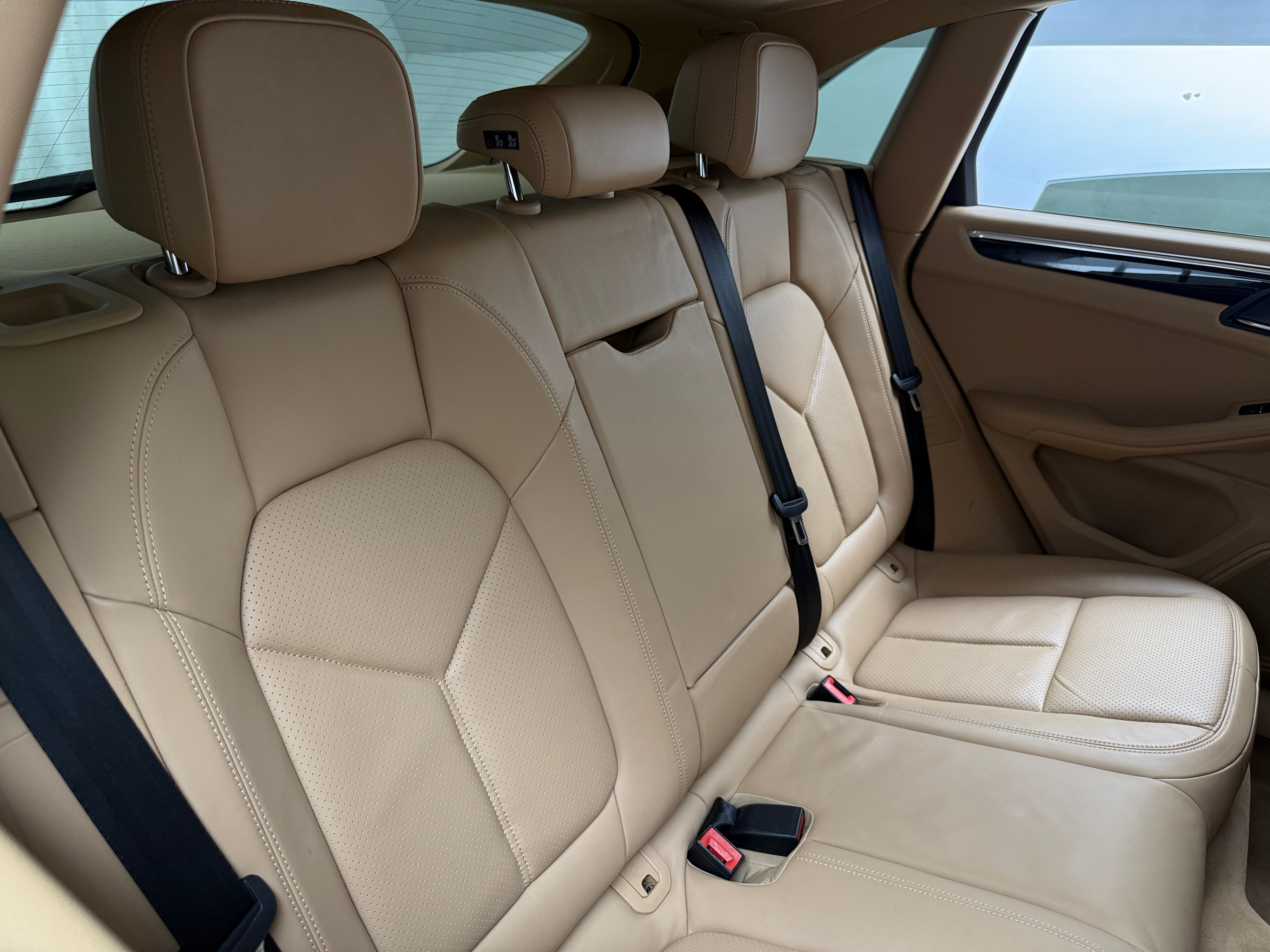Thumbnail: 2015 Porsche Macan - 5