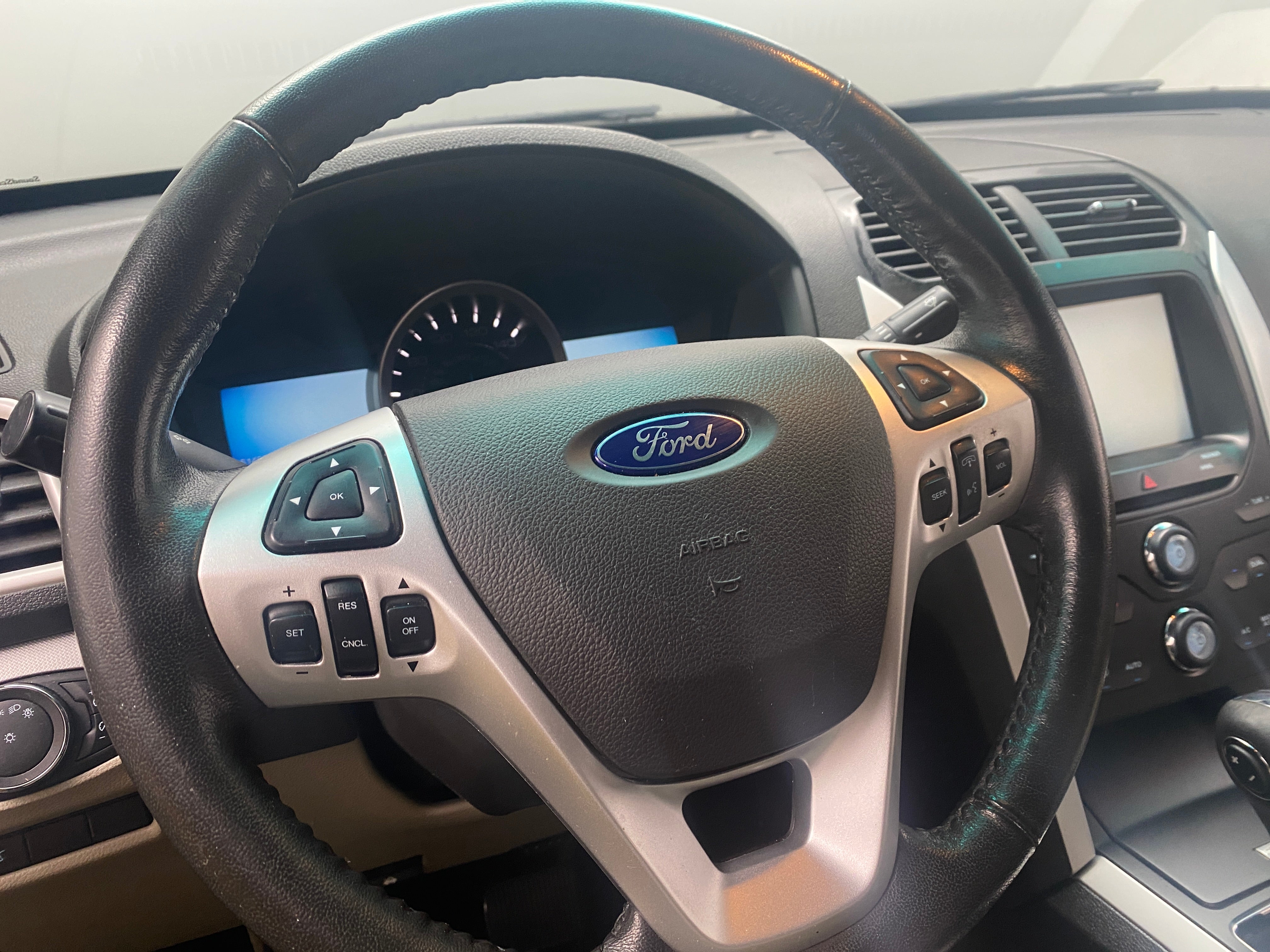 Thumbnail: 2014 Ford Explorer - 4