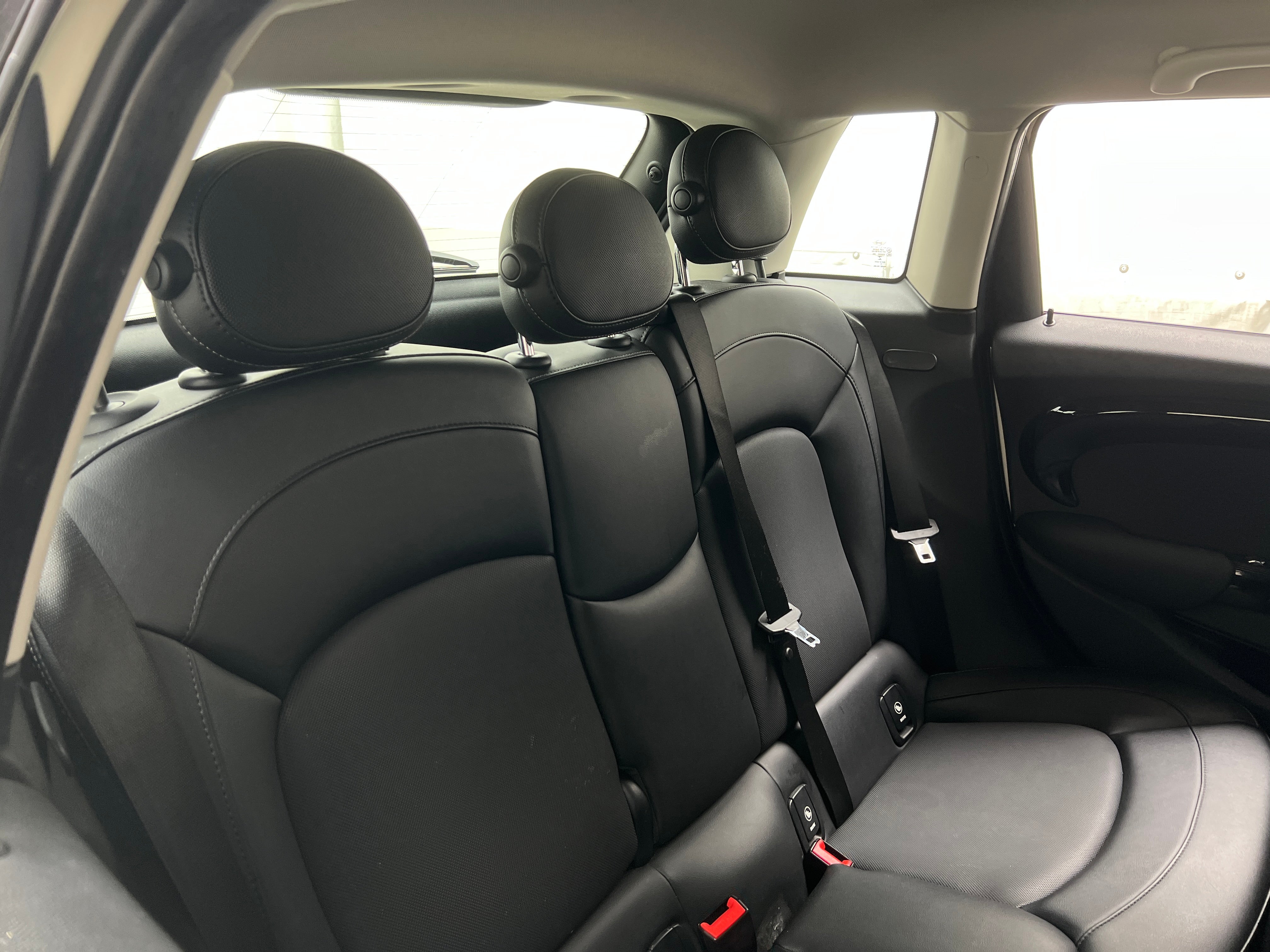 Thumbnail: 2015 MINI Cooper Hardtop - 5