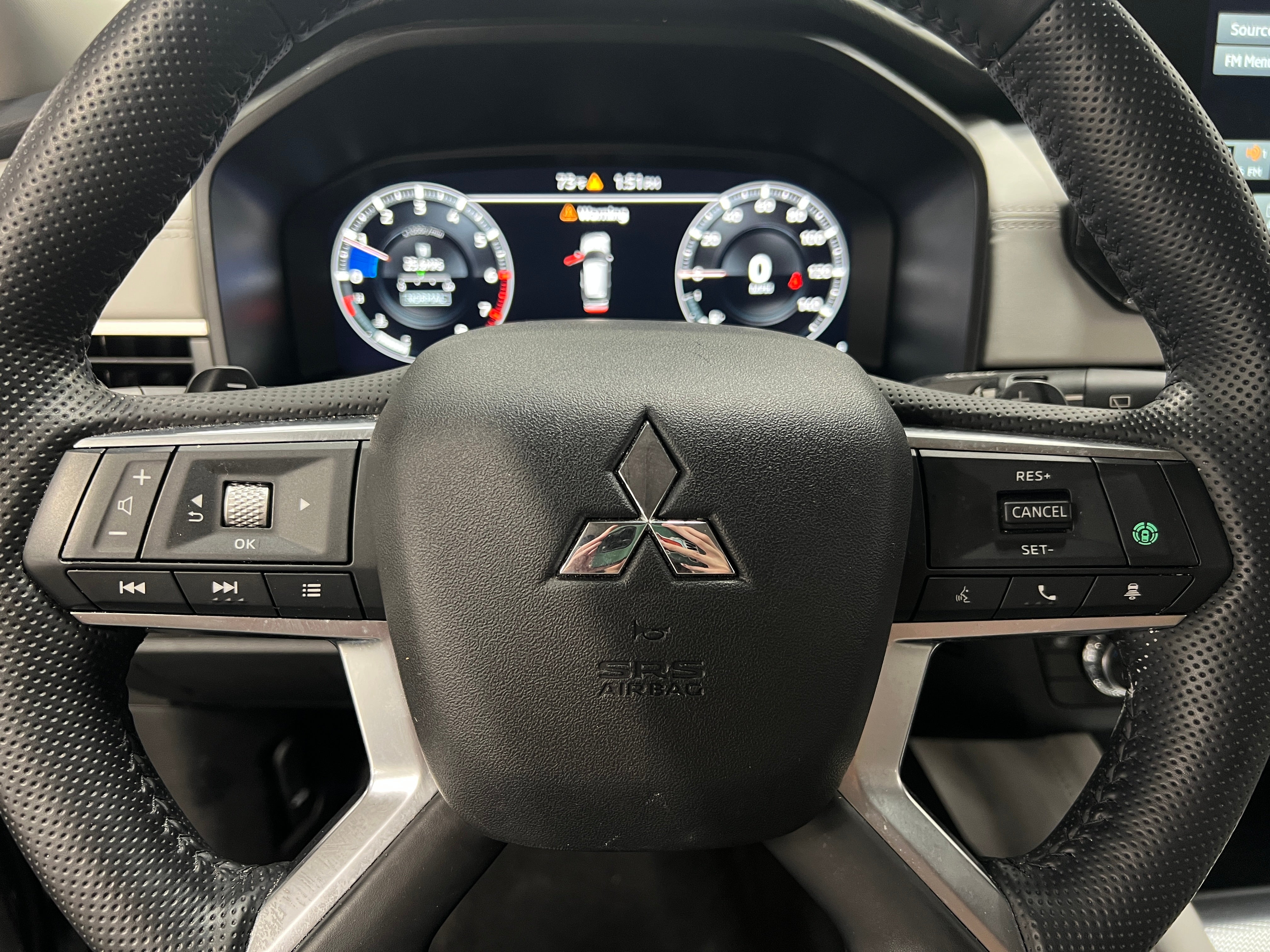 Thumbnail: 2024 Mitsubishi Outlander - 4
