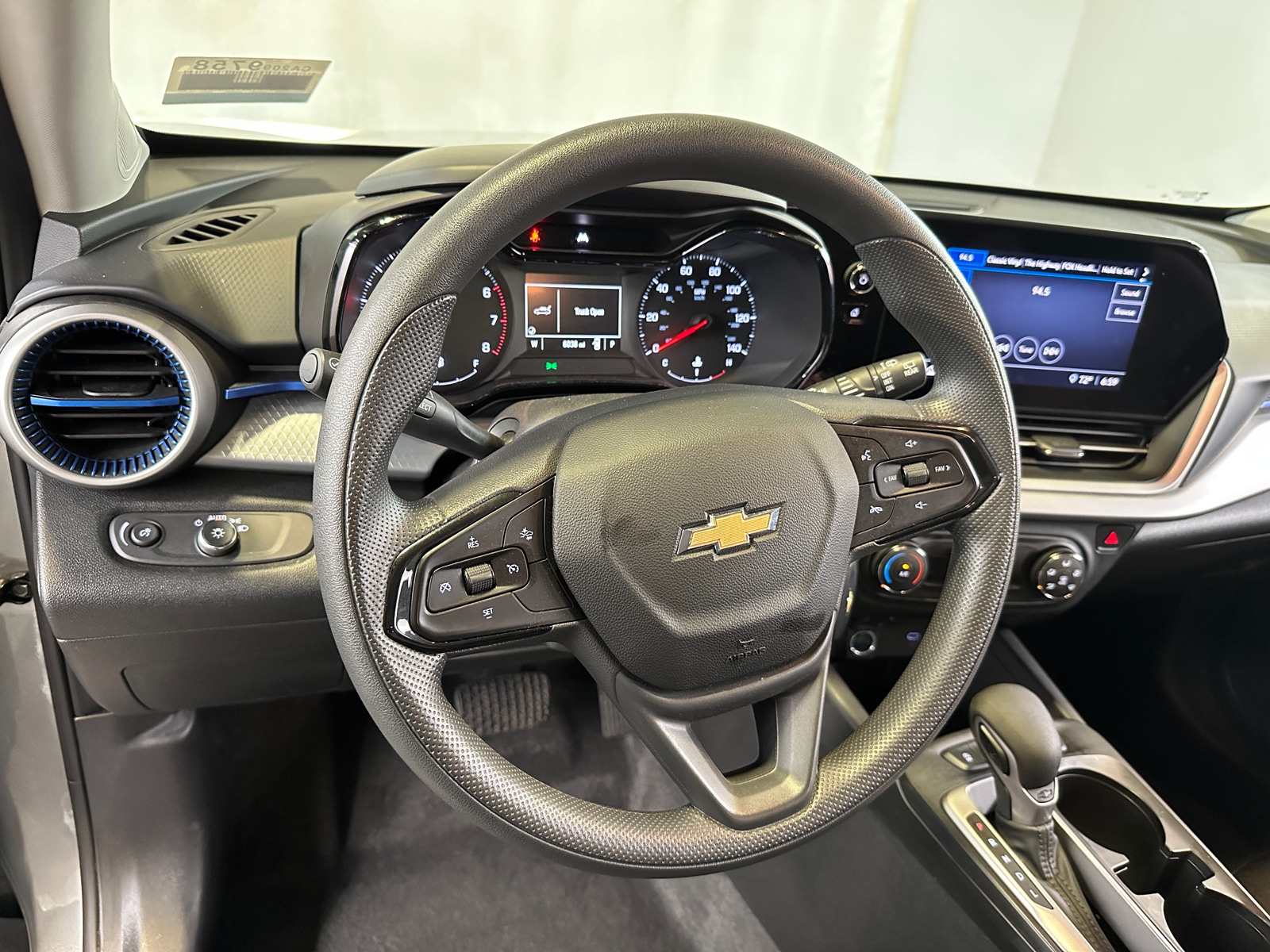 Thumbnail: 2025 Chevrolet Trax - 5