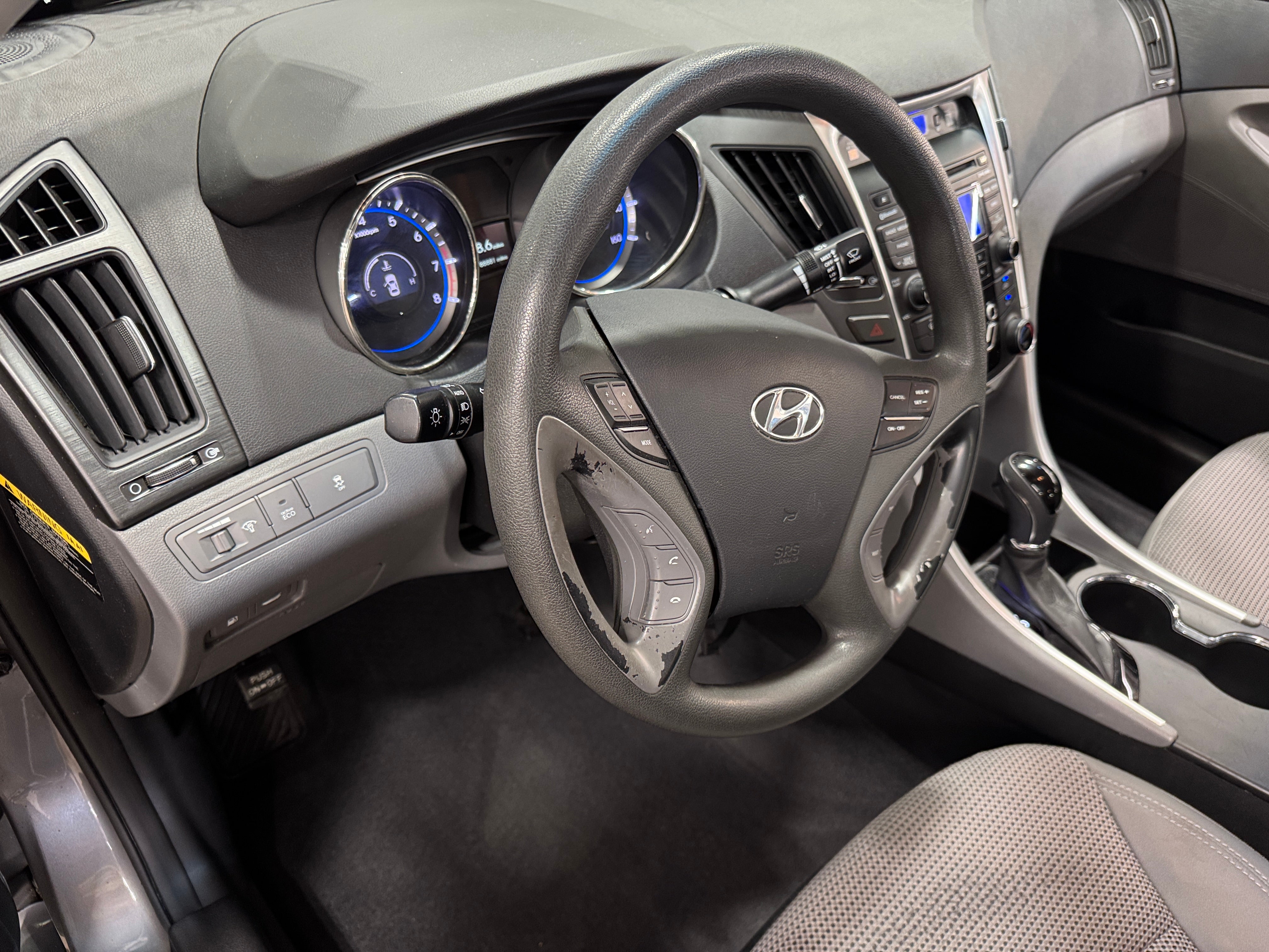 Thumbnail: 2012 Hyundai Sonata - 3