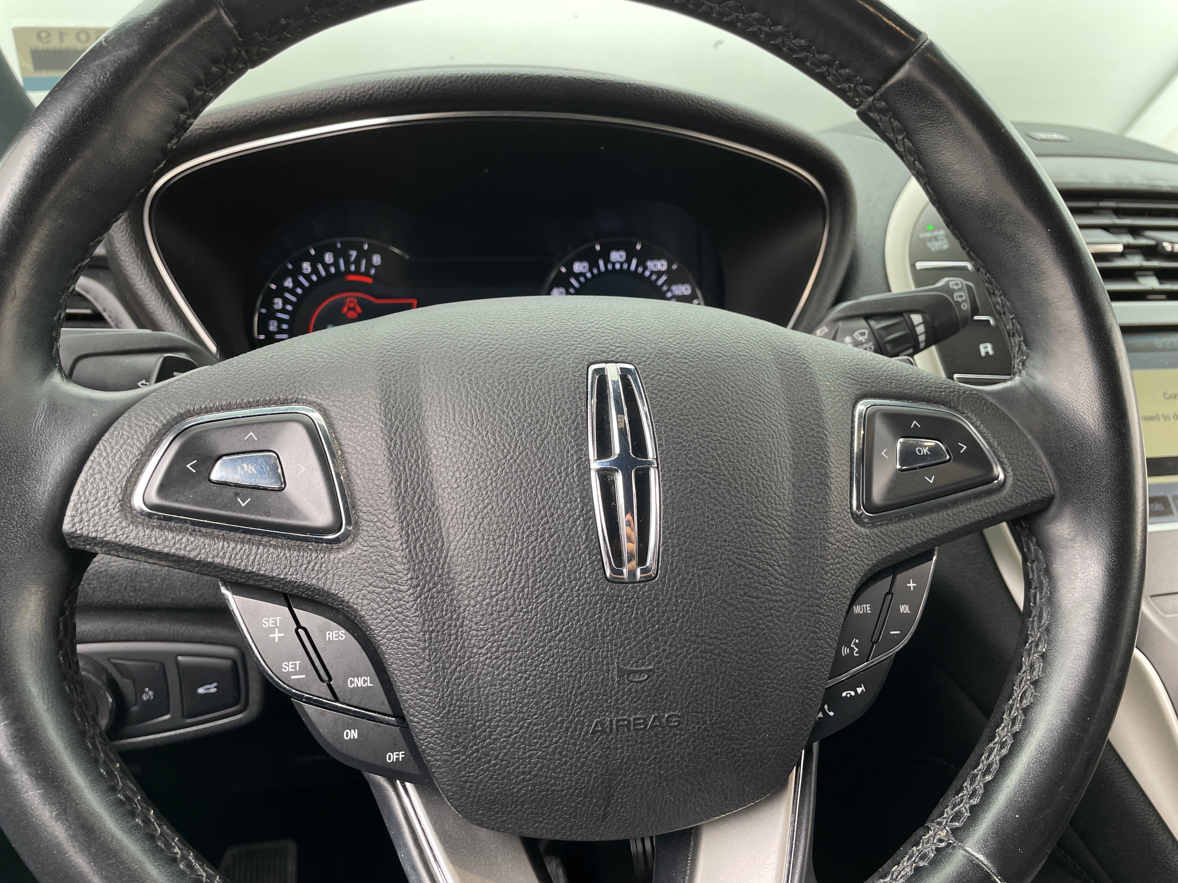 Thumbnail: 2019 Lincoln MKC - 4