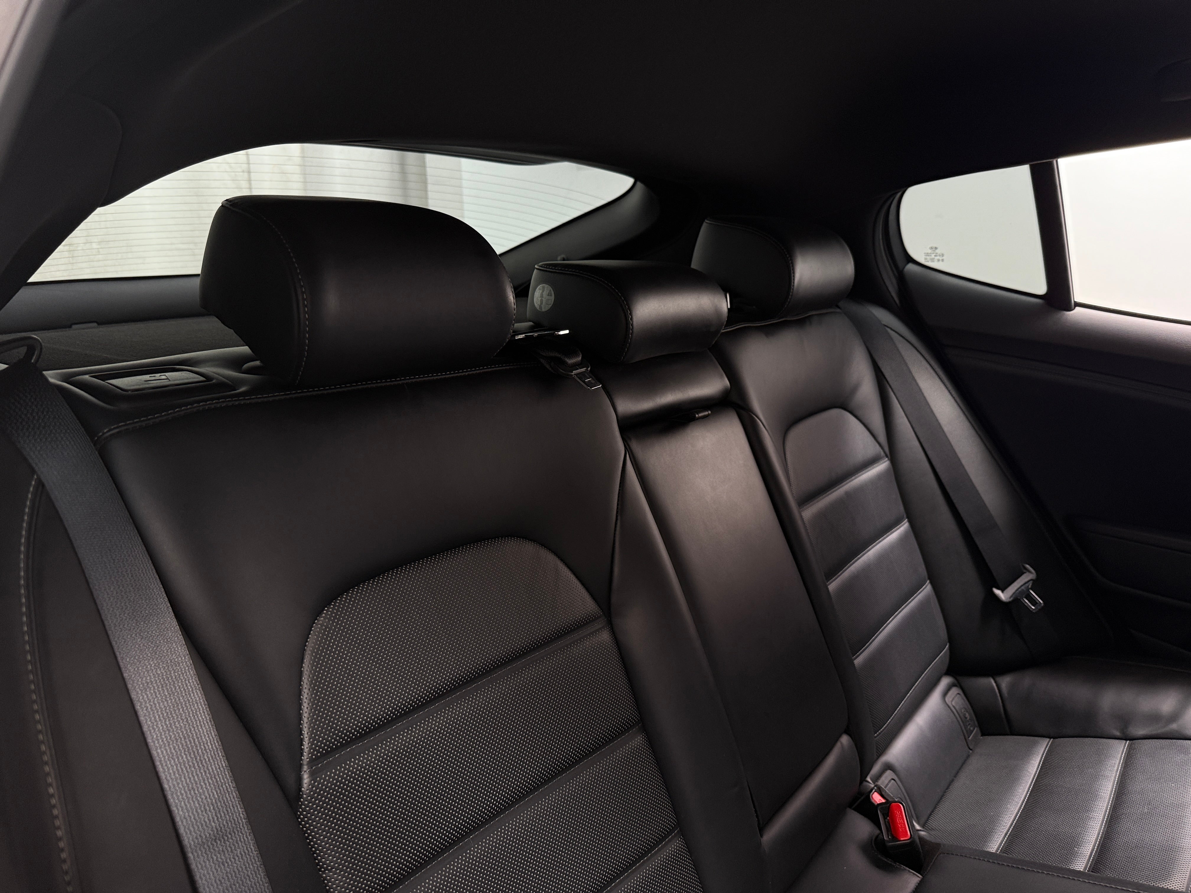 Thumbnail: 2018 Kia Stinger - 6