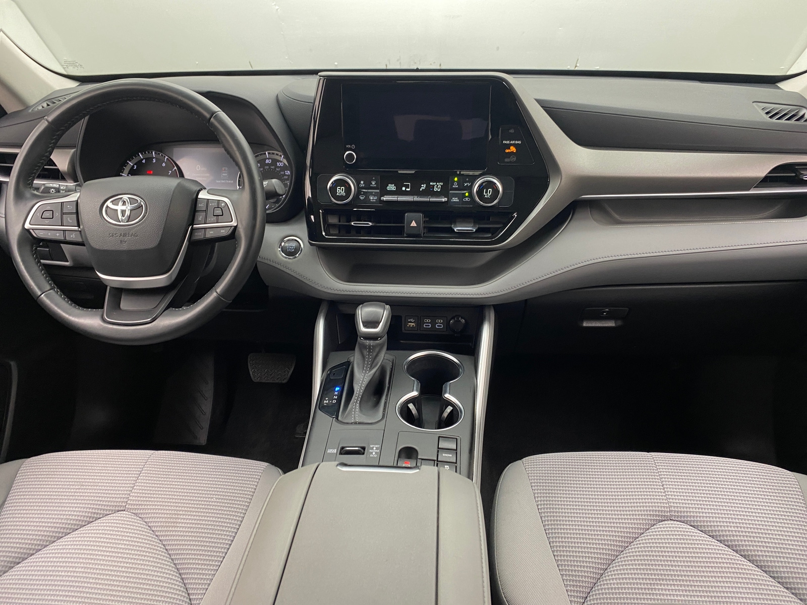 Thumbnail: 2023 Toyota Highlander - 3