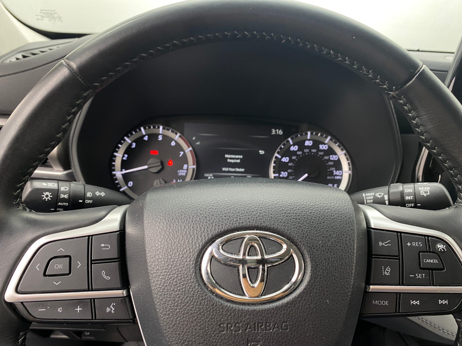 Thumbnail: 2023 Toyota Highlander - 5