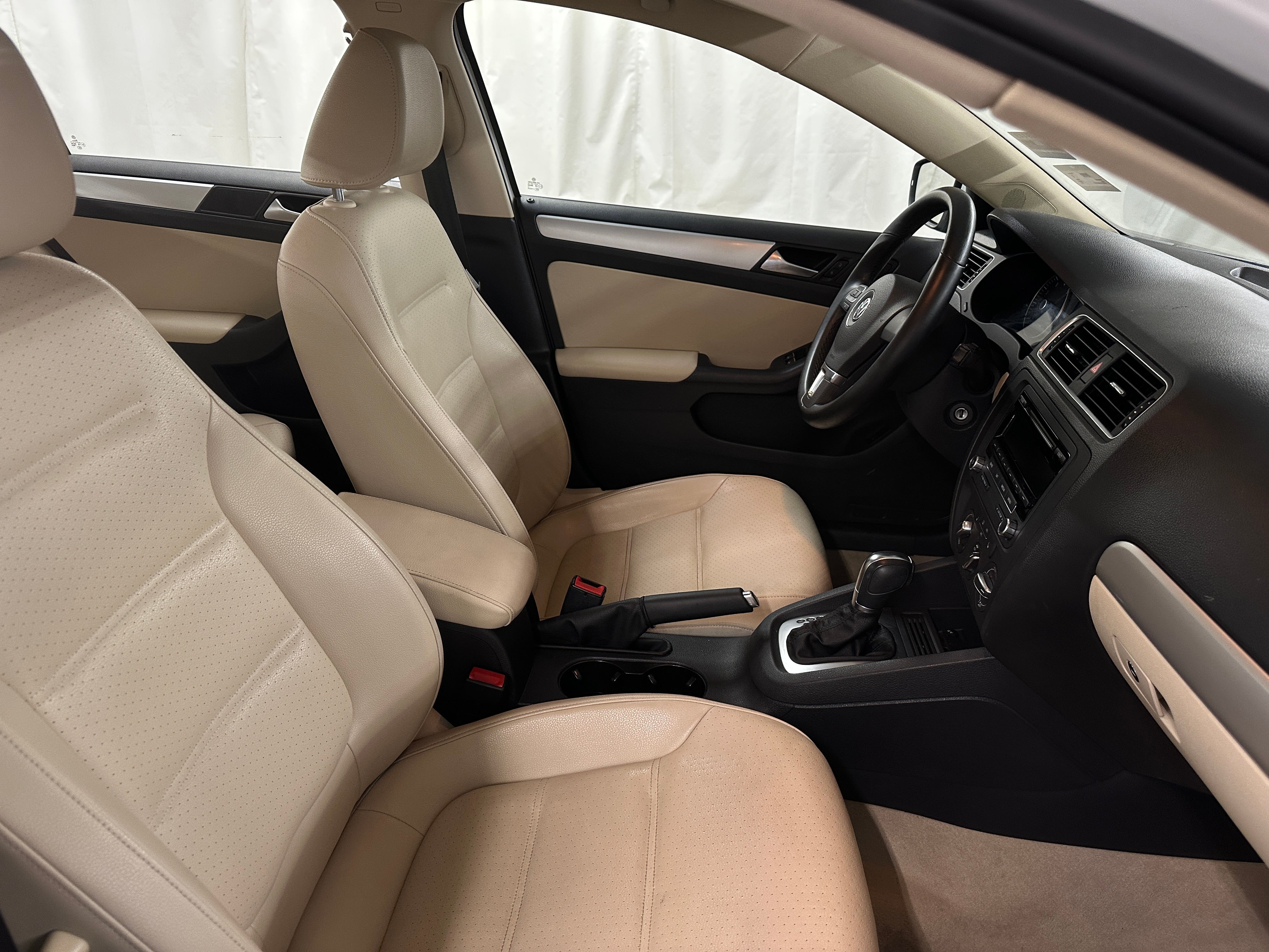 Thumbnail: 2014 Volkswagen Jetta - 2