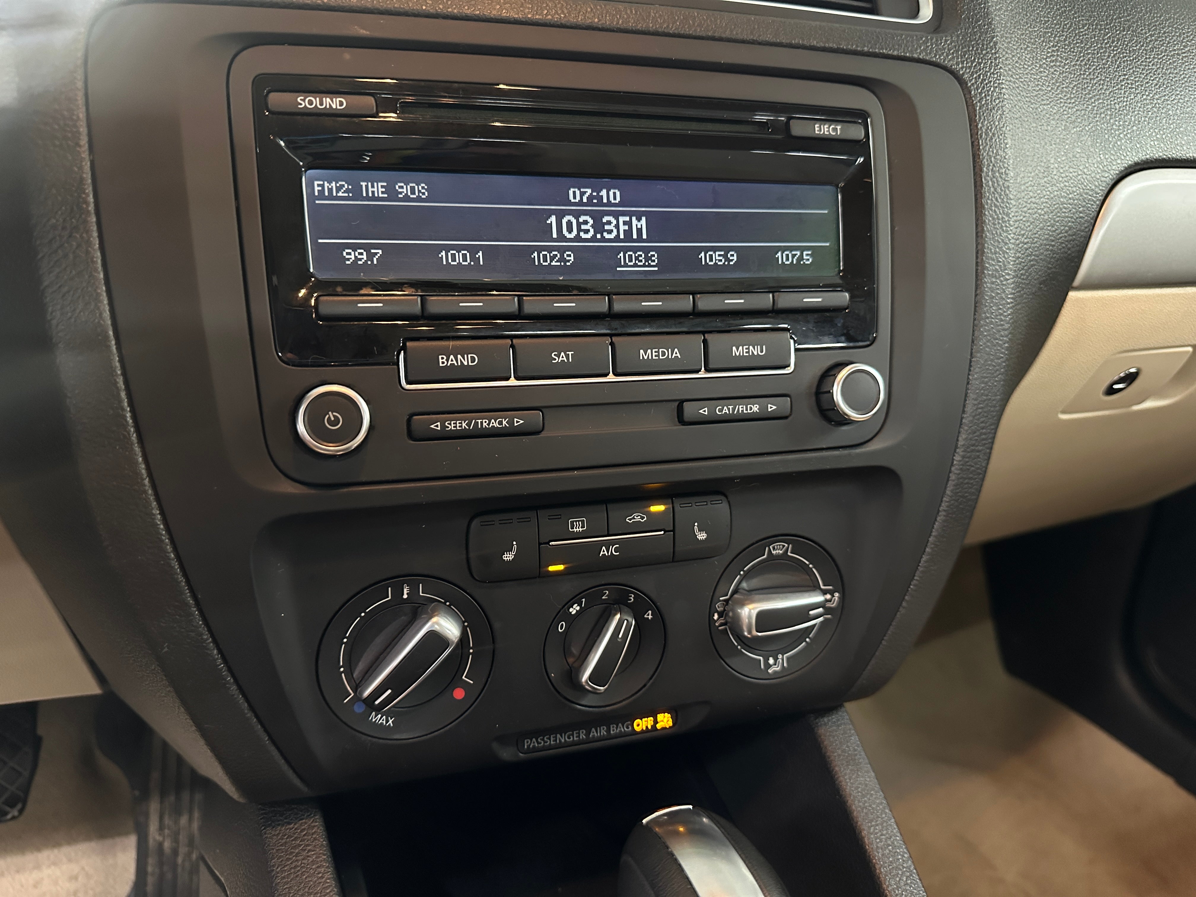 Thumbnail: 2014 Volkswagen Jetta - 4
