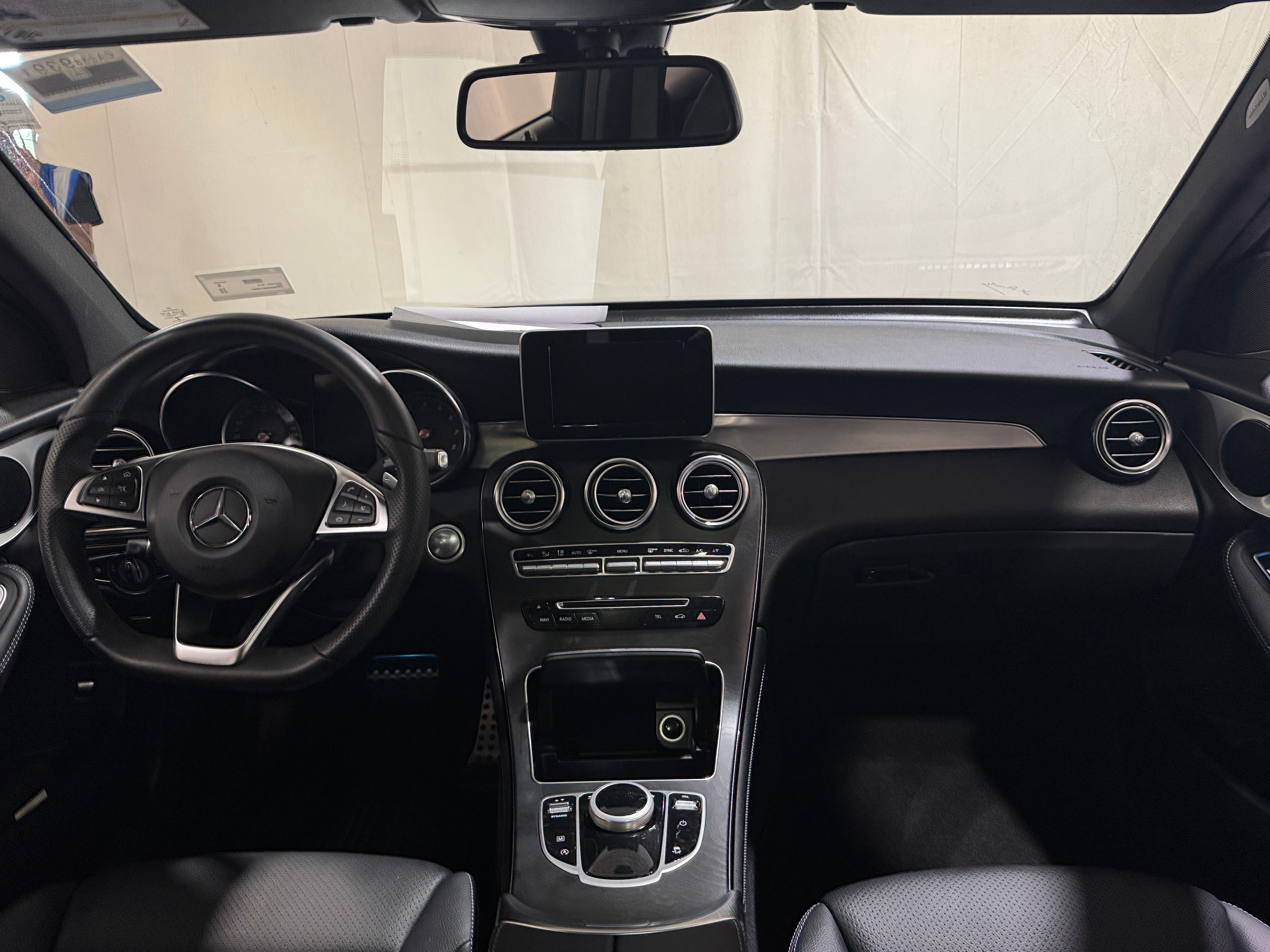 Thumbnail: 2019 Mercedes-Benz GLC - 2