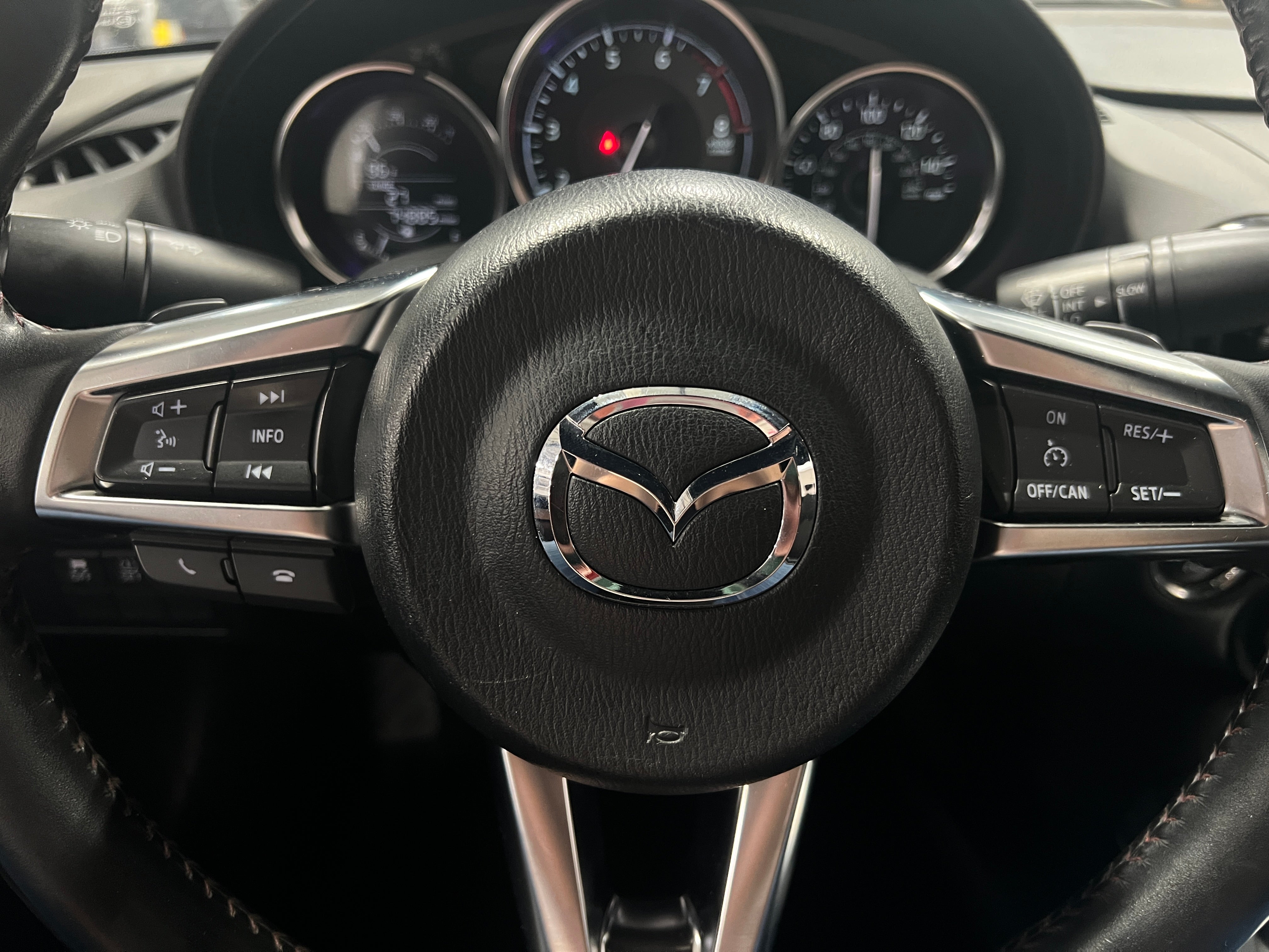Thumbnail: 2016 Mazda MX-5 Miata - 5