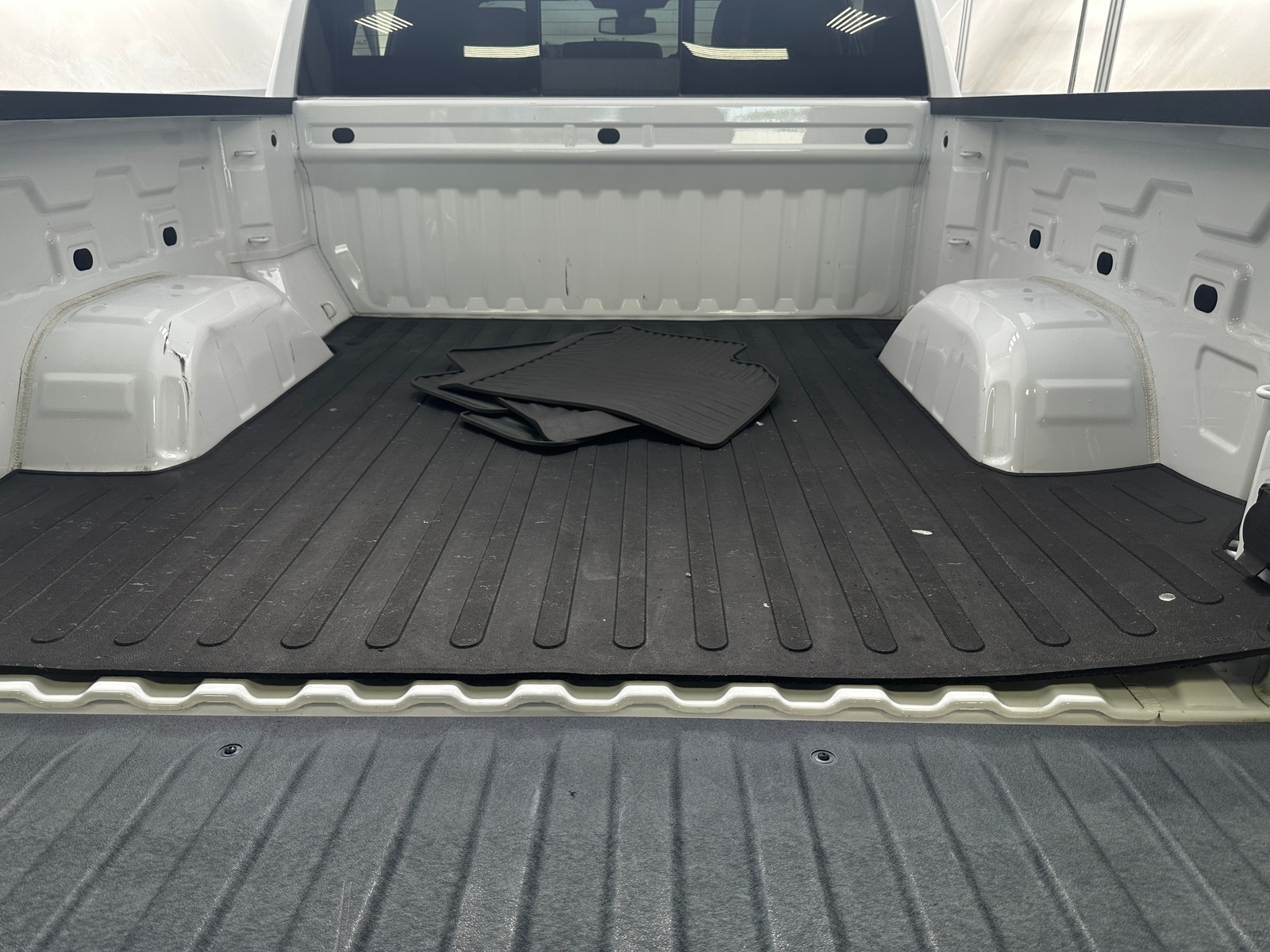 Thumbnail: 2019 Chevrolet Silverado 1500 - 6